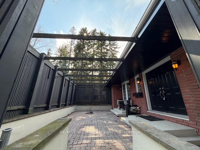 1184 Kingston Road, Pickering — photo 5 of 5