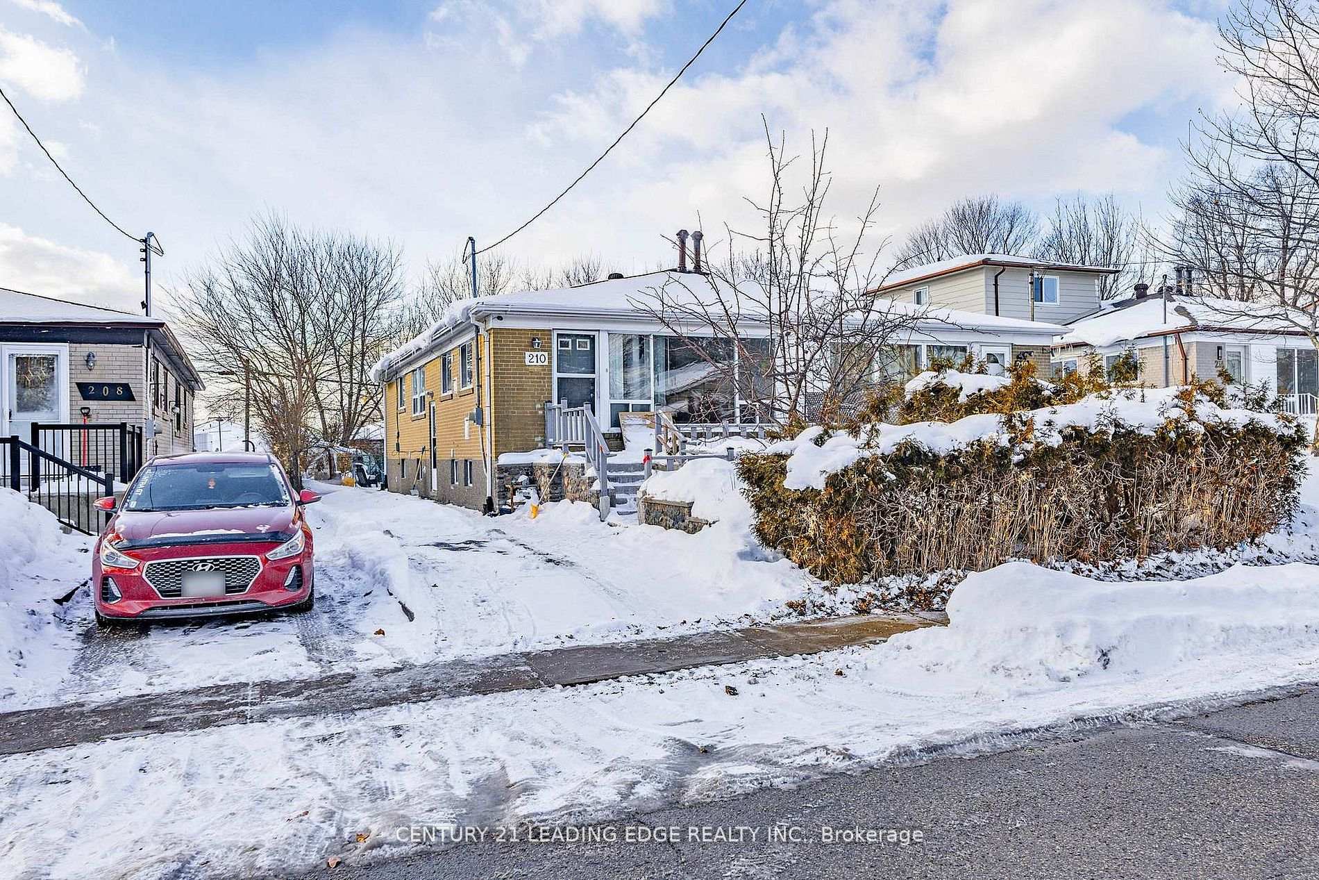 210 Linden Avenue, Toronto E04, ON M1K 3H8