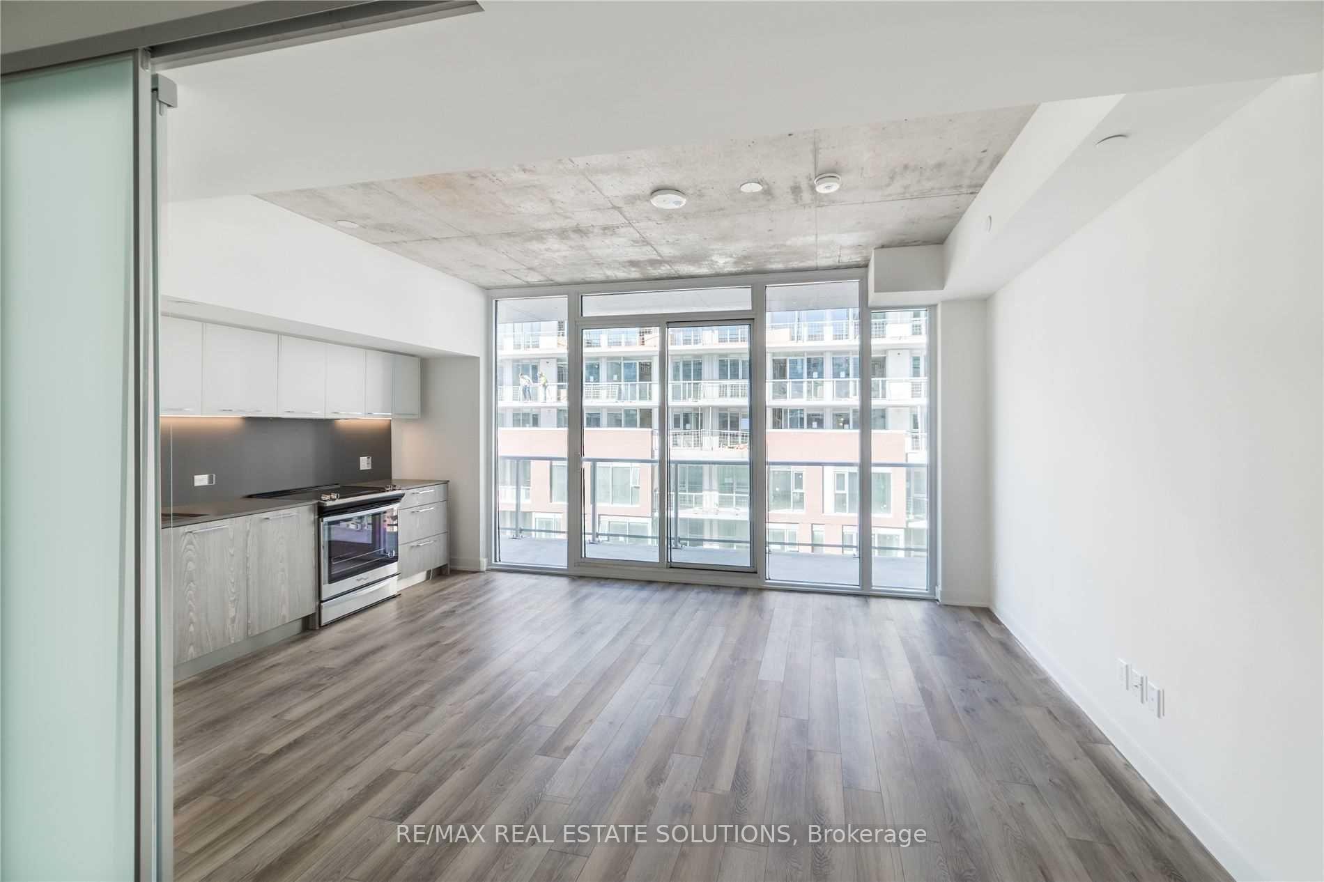 15 Baseball Place 722, Toronto E01 — photo 3 of 5