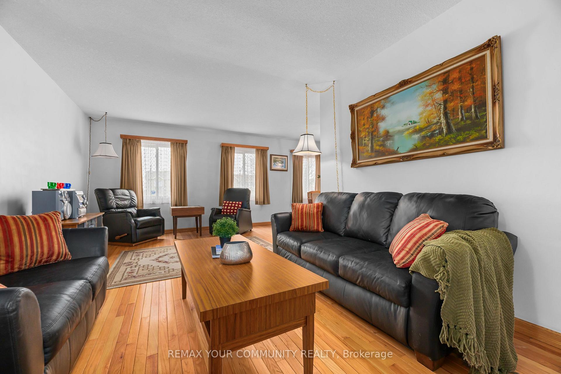 21 Wright Crescent, Ajax, ON L1S 6S8 — Ajax, Ontario