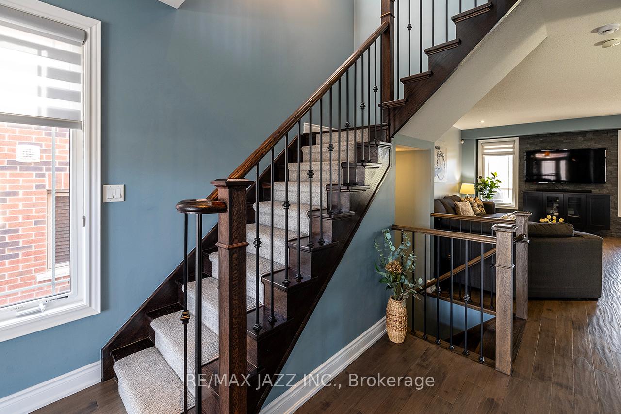43 Elmer Adams Drive, Clarington — photo 5 of 5