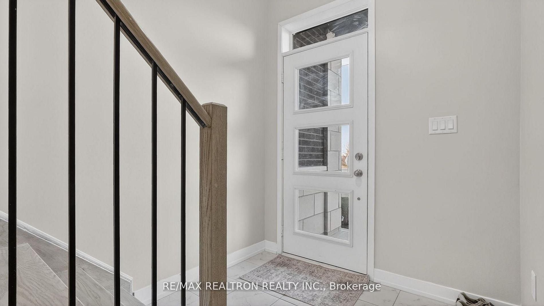 2550 Castlegate Crossing N/A 103, Pickering — photo 2 of 5