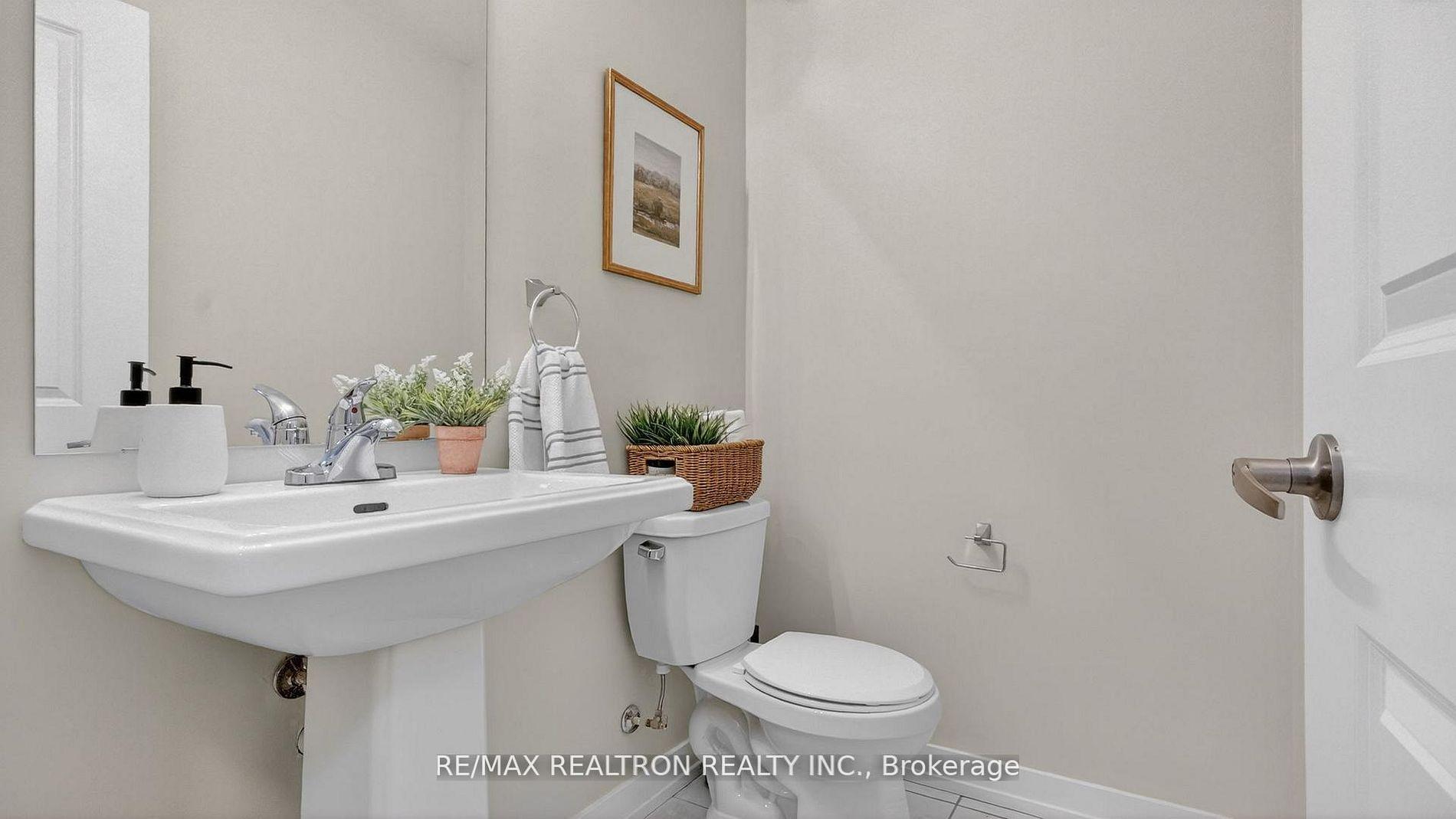 2550 Castlegate Crossing N/A 103, Pickering — photo 4 of 5