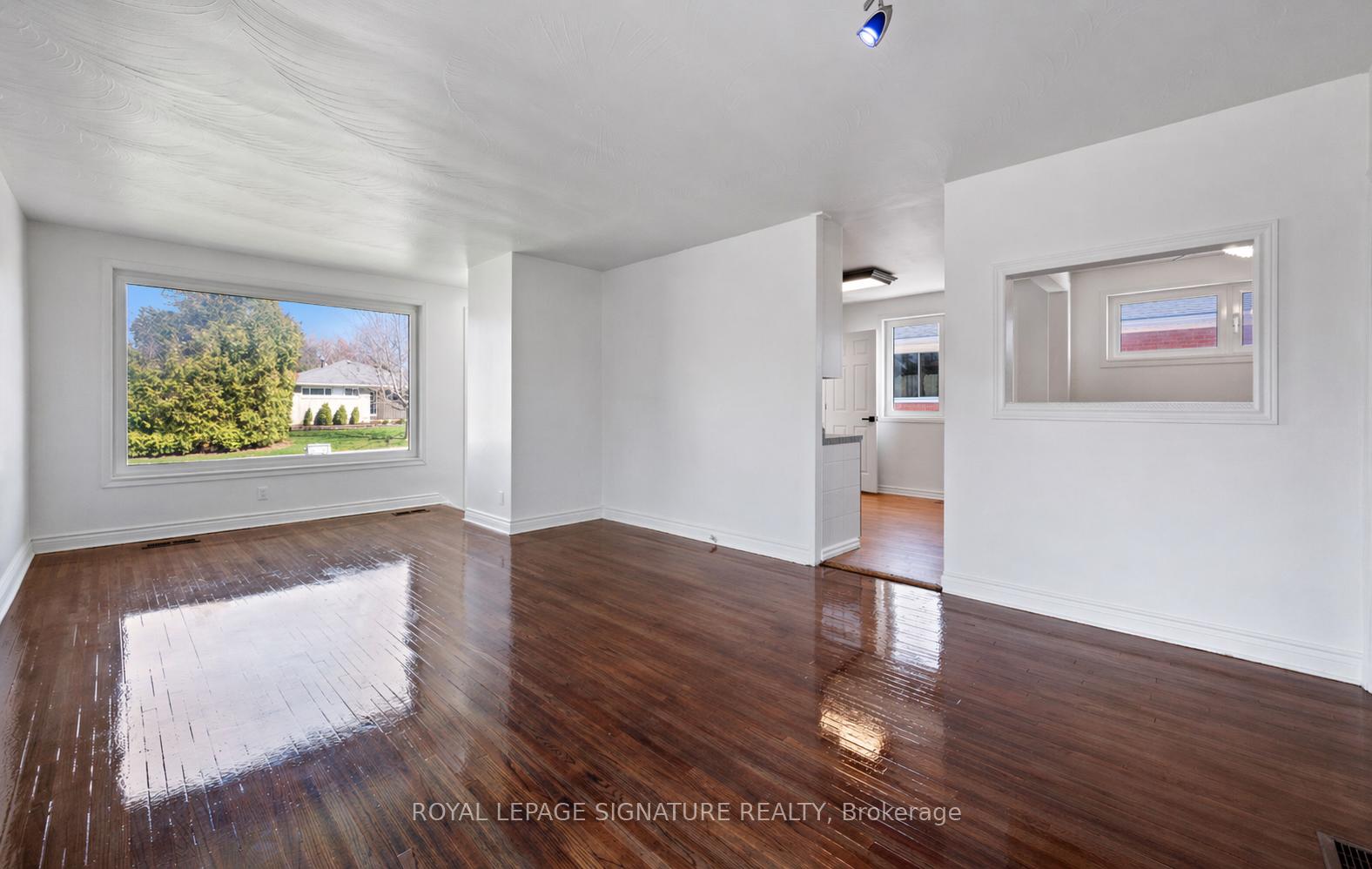 1003 Wardman Crescent, Whitby — photo 3 of 5
