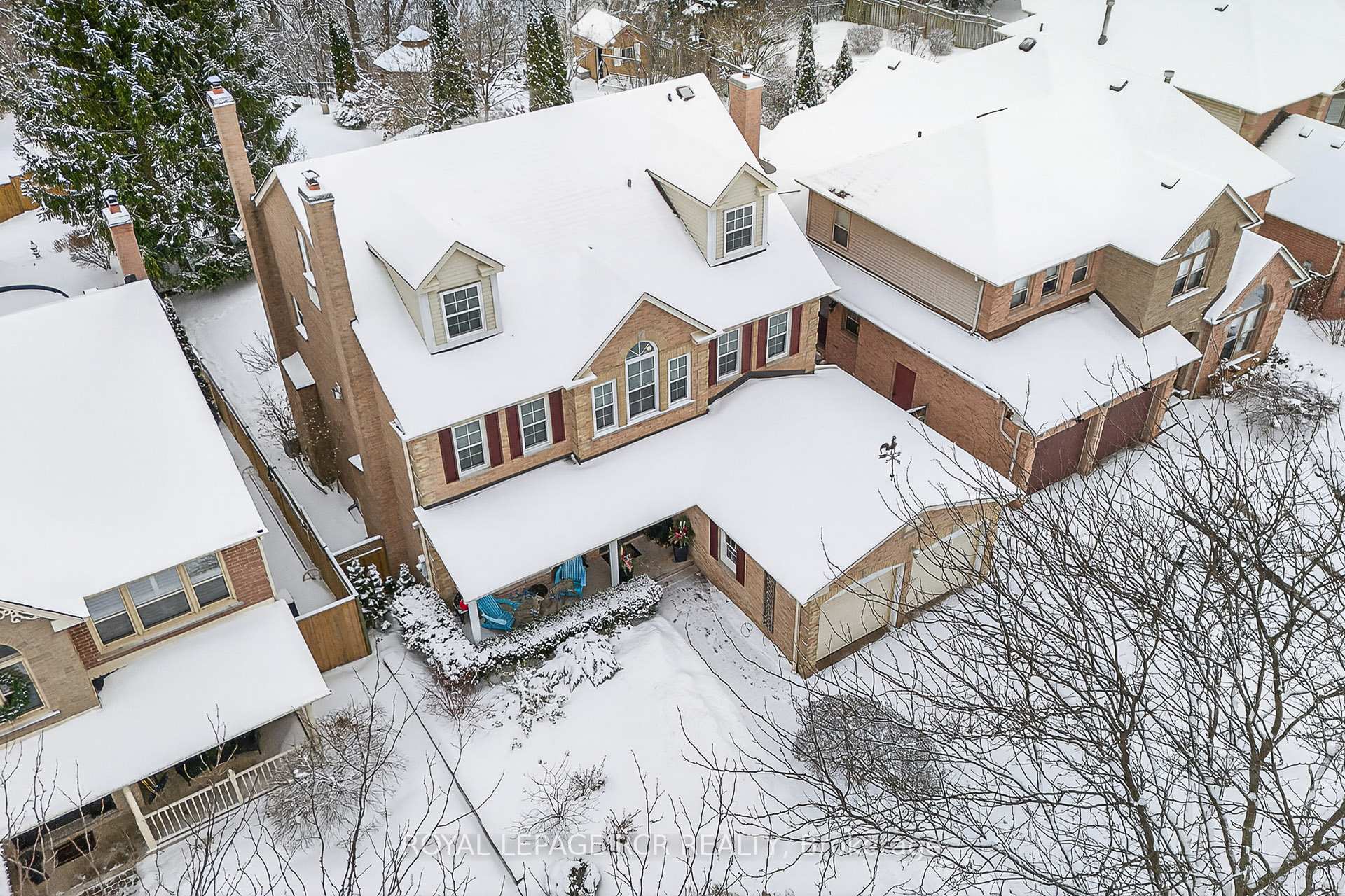 27 Kennett Drive, Whitby — photo 3 of 5
