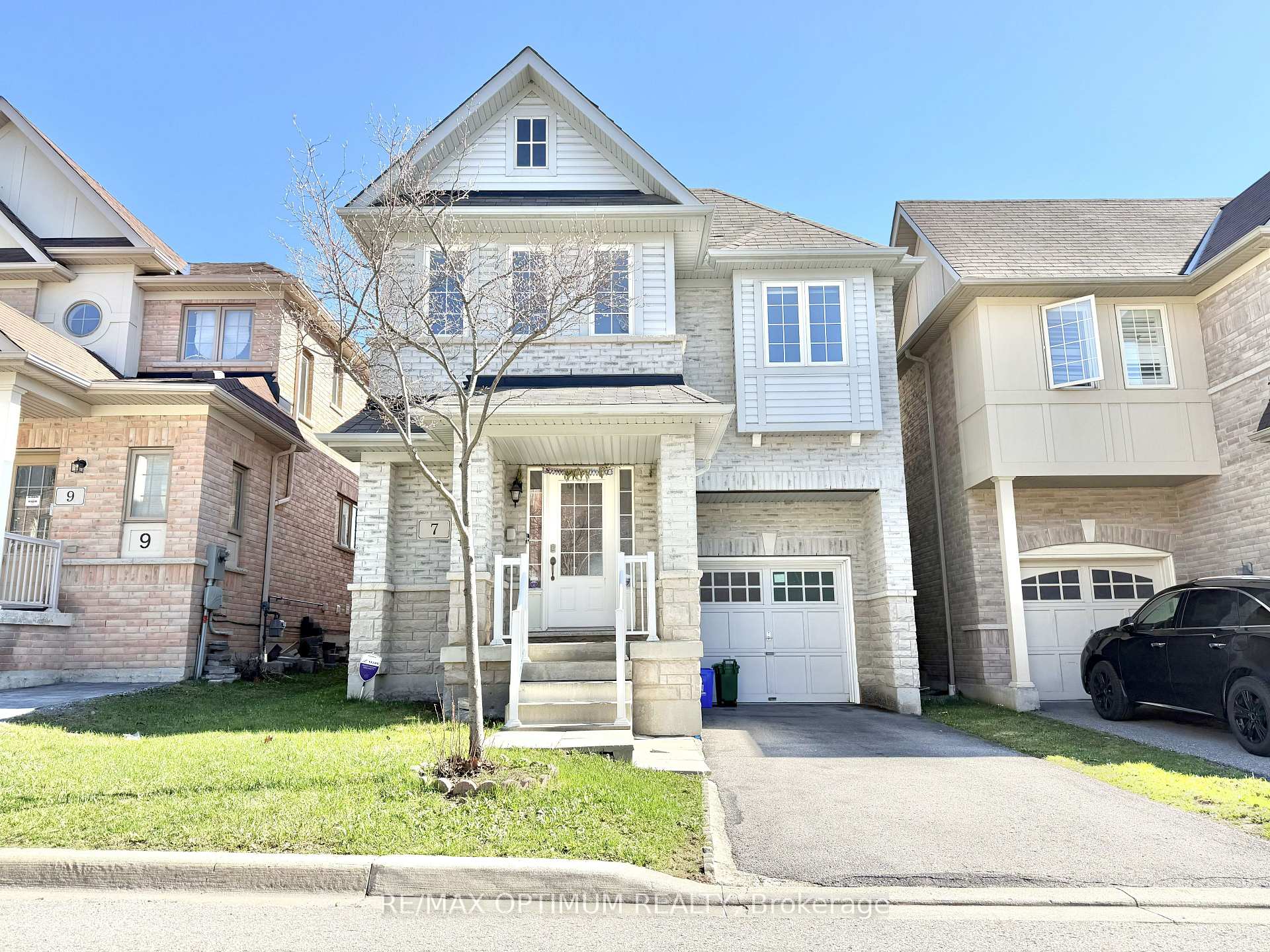 7 Barnham Street, Ajax, ON M1Z 0M5 — Ajax, Ontario