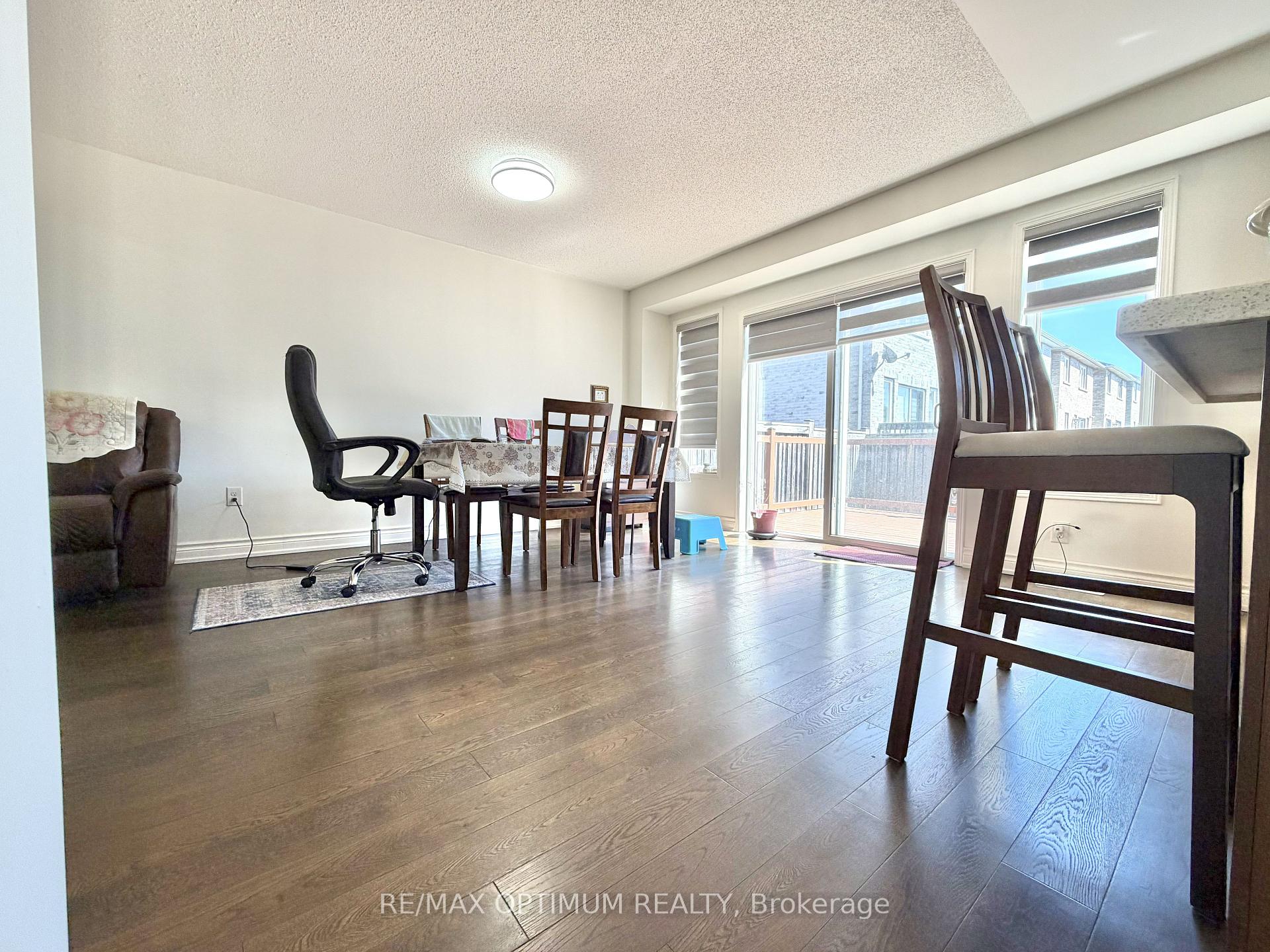 7 Barnham Street, Ajax — photo 5 of 5