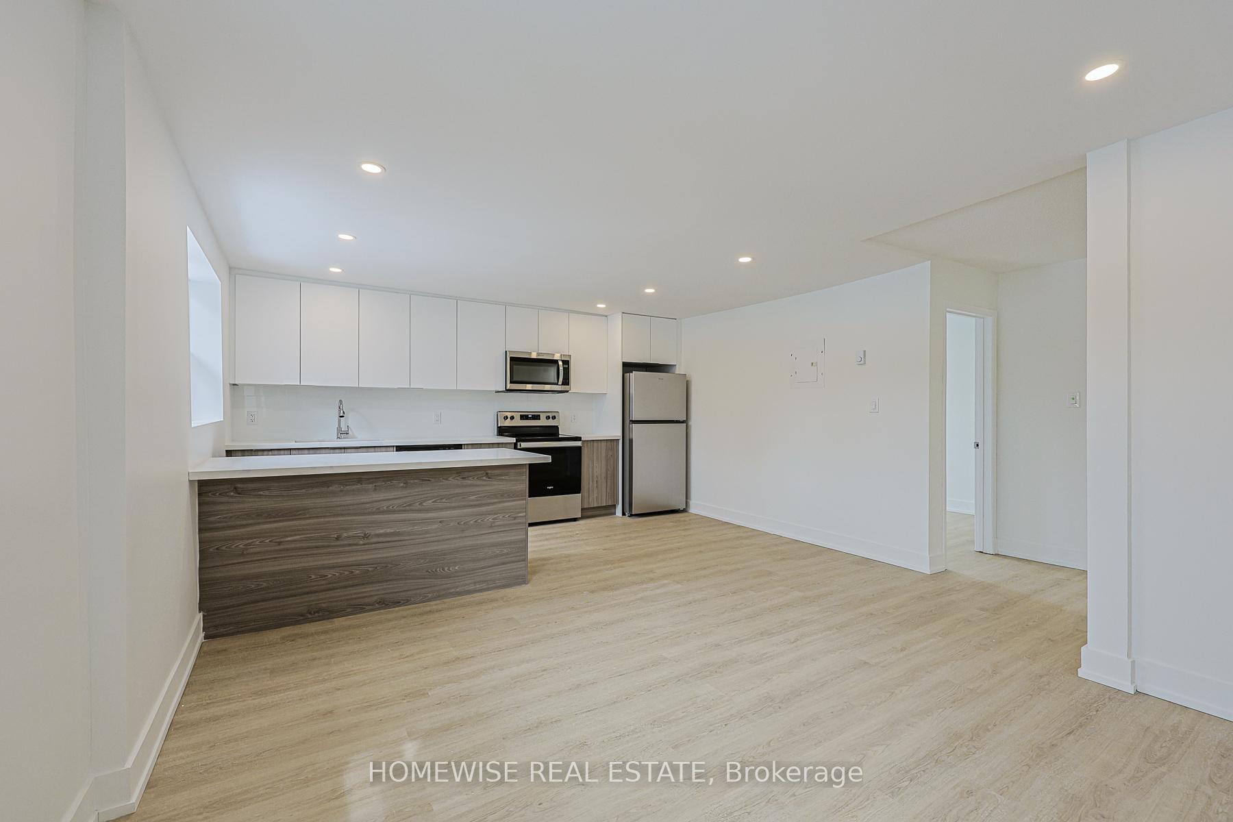 100 Liberty Street N 15B, Clarington — photo 3 of 5