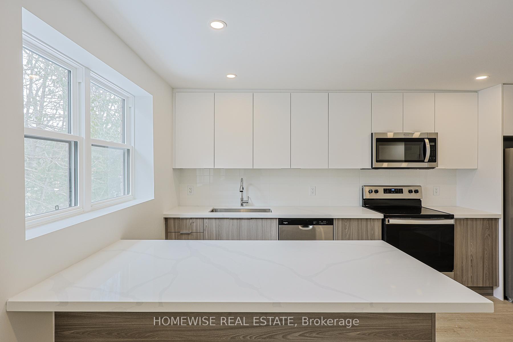 100 Liberty Street N 15B, Clarington — photo 4 of 5