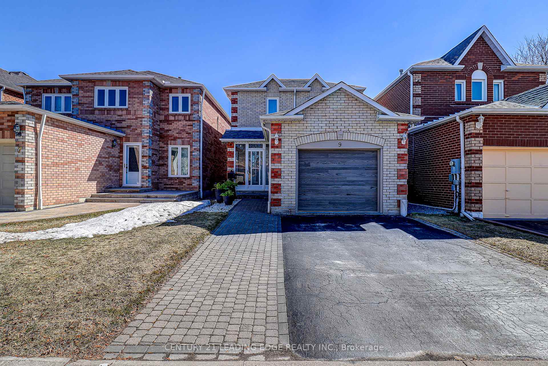 9 Card Street, Ajax — photo 2 of 5