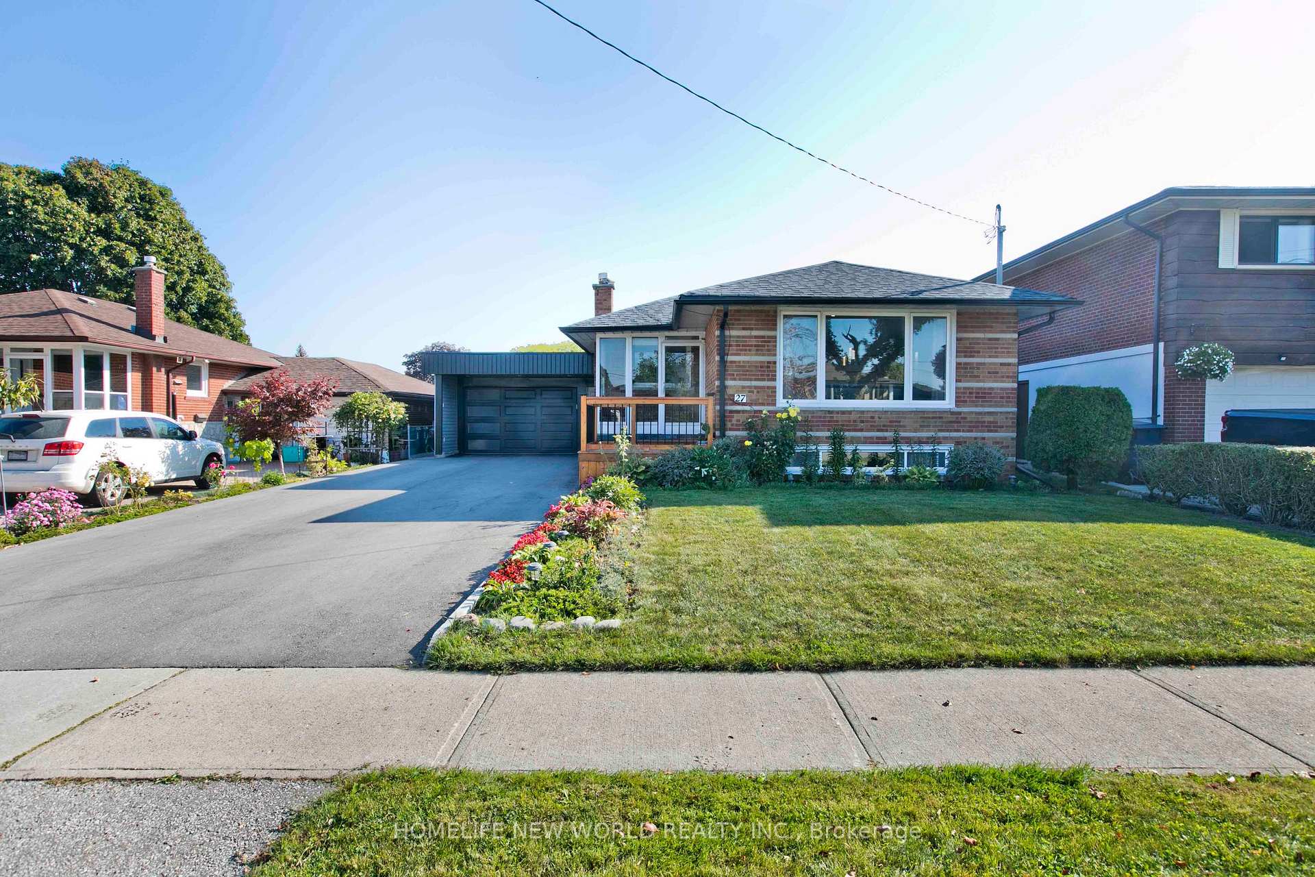 27 Doerr Road Main, Toronto E09, ON M1P 4M7 — Toronto E09, Ontario