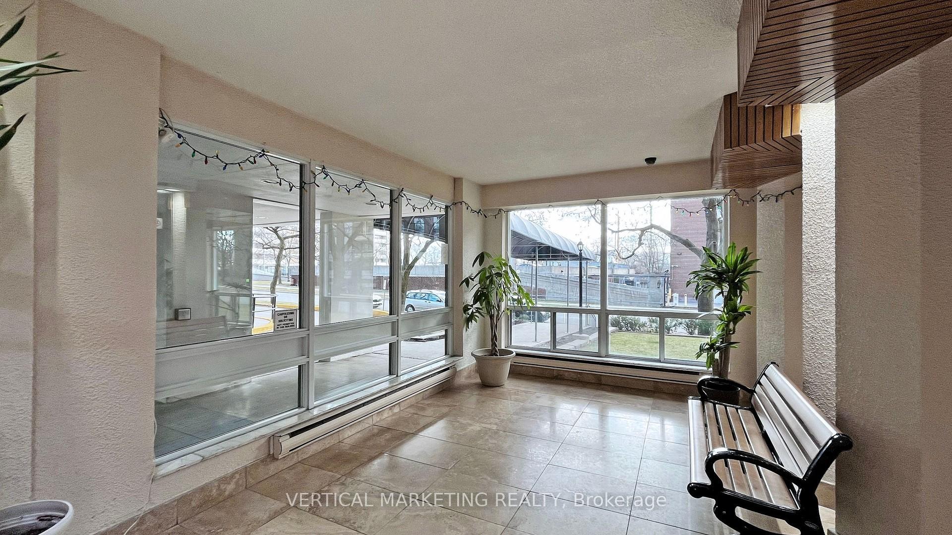 20 Gilder Drive Ph 06, Toronto E08 — photo 4 of 5