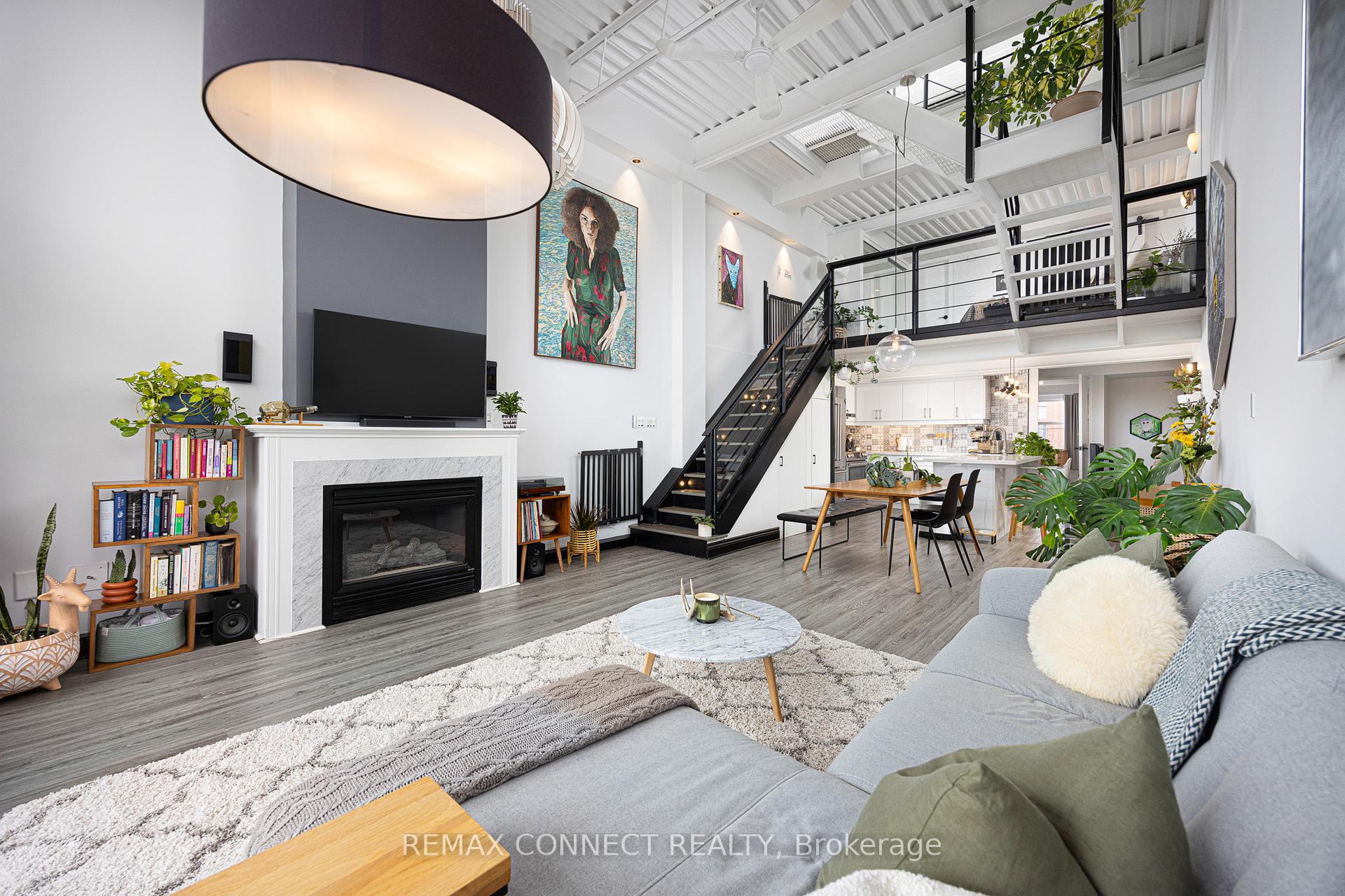 517 Kingston Road 4, Toronto E02, ON M4L 1V5