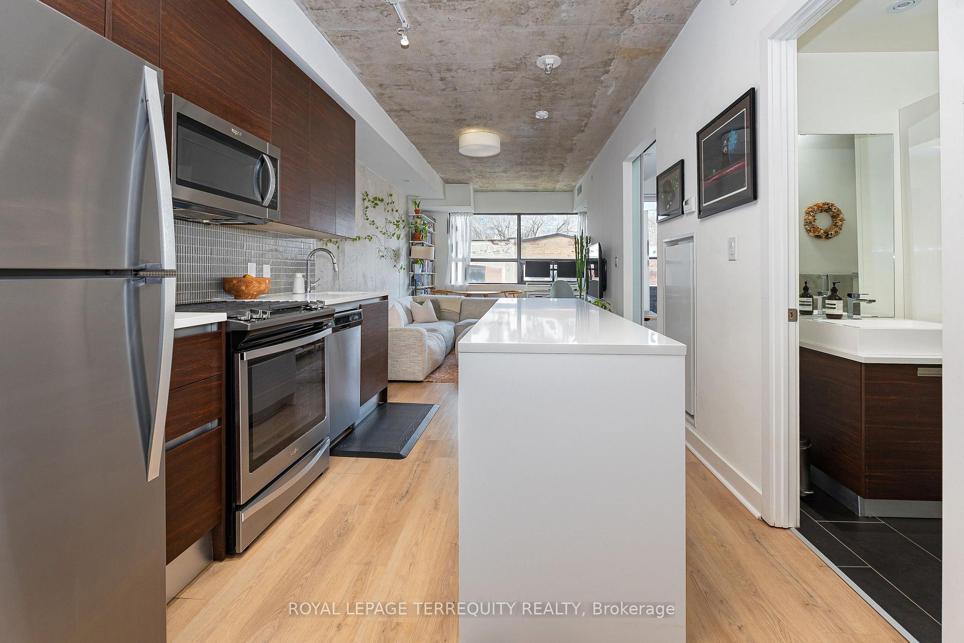 246 Logan Avenue 316, Toronto E01 — photo 4 of 5