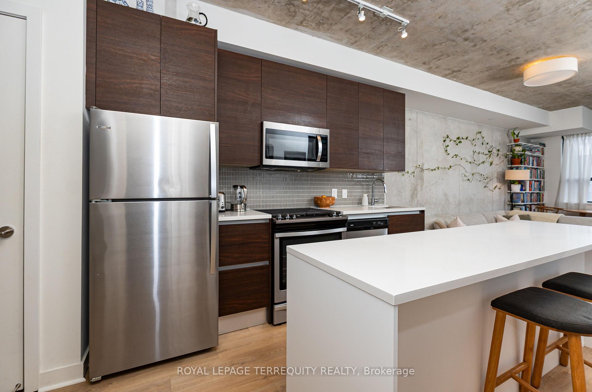 246 Logan Avenue 316, Toronto E01 — photo 5 of 5