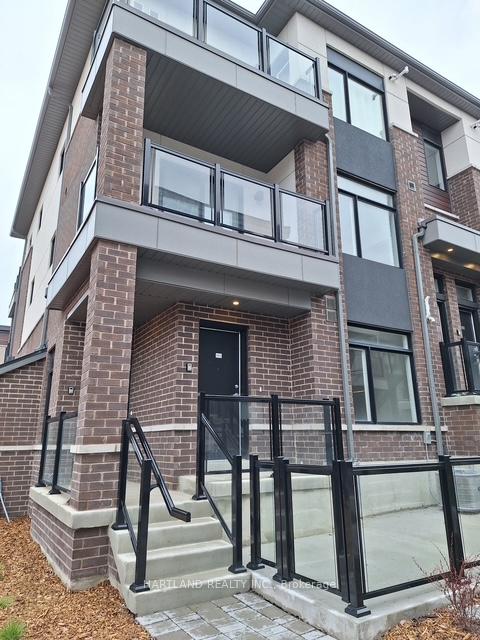 1695 Dersan Street 1303, Pickering, ON L1X 0S9