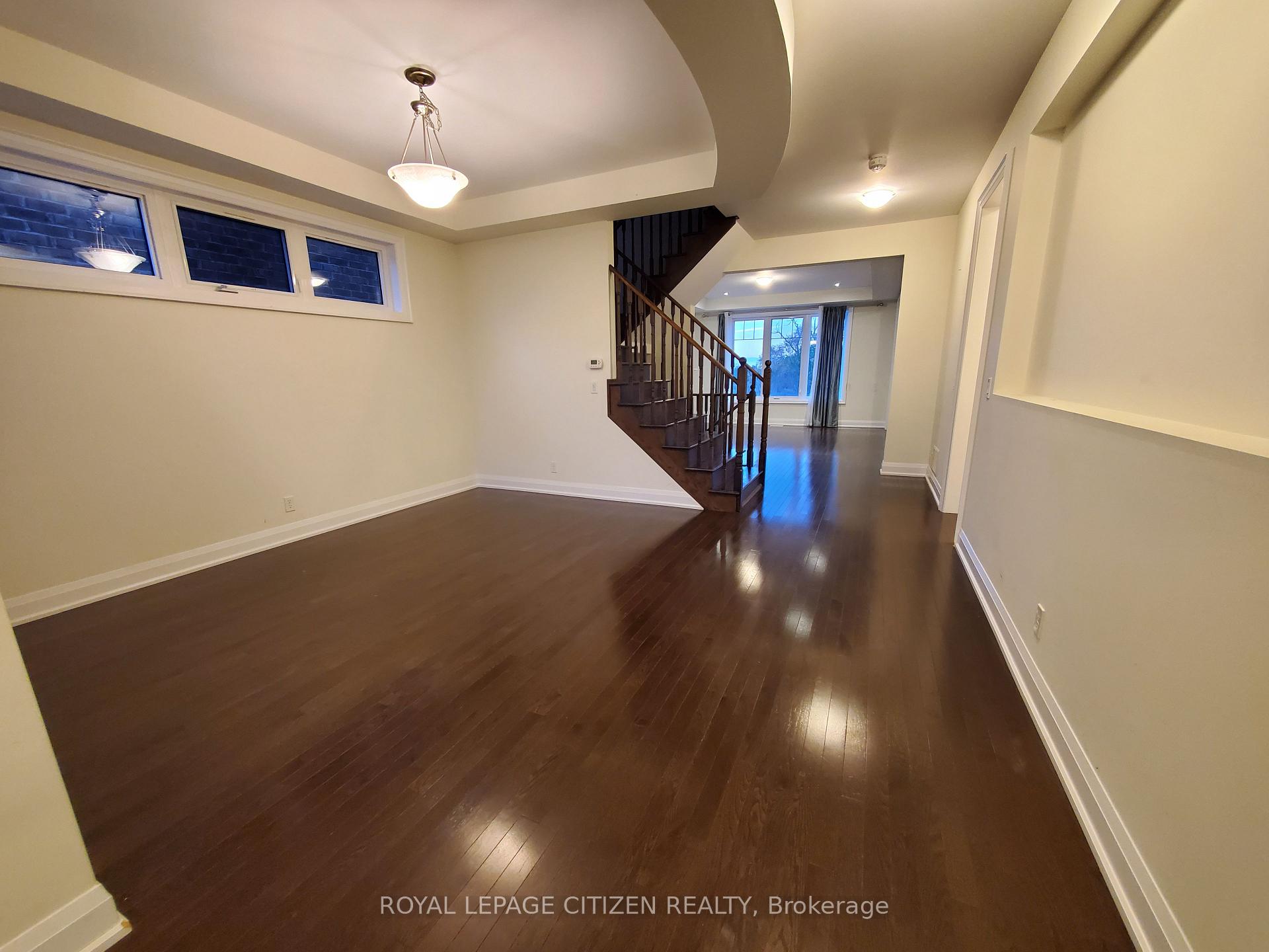 211 Symington Avenue, Oshawa, ON L1L 0J8