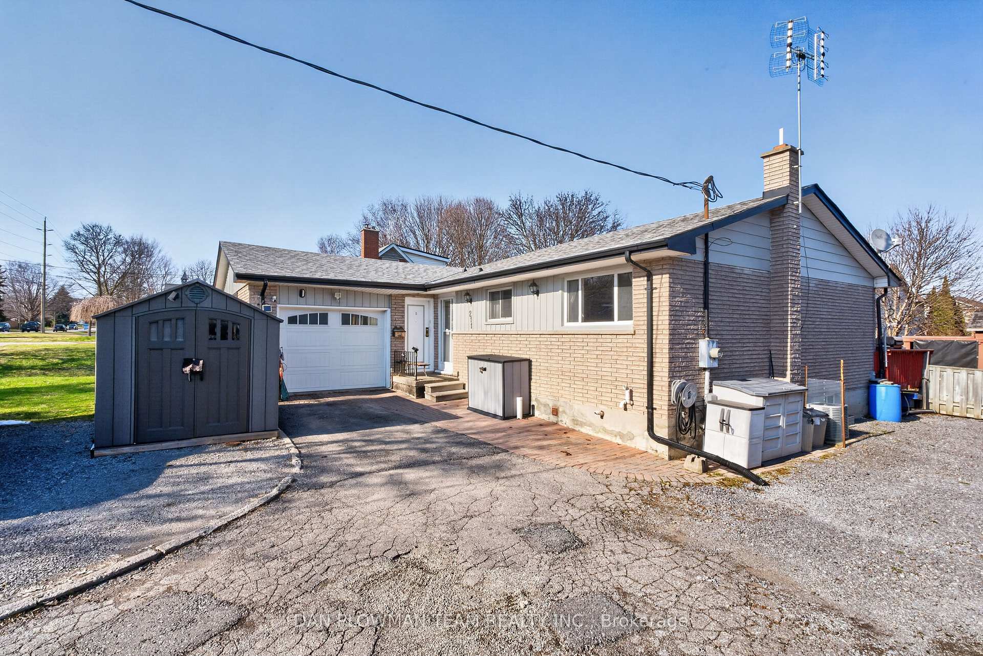 211 Liberty Street N, Clarington, ON L1C 2M6