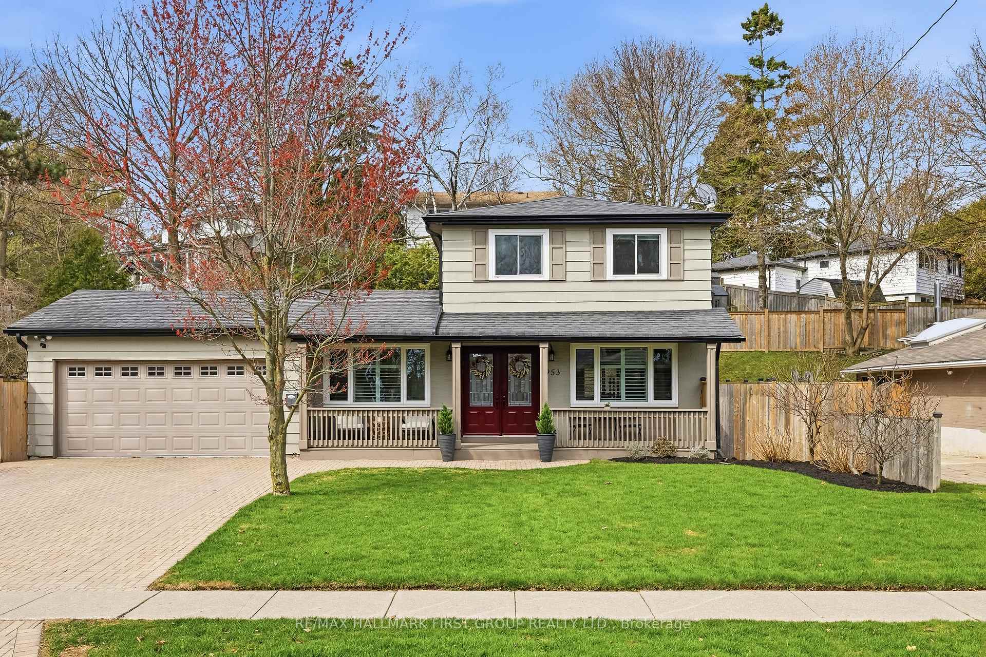 953 Vistula Drive, Pickering, ON L1W 2L7