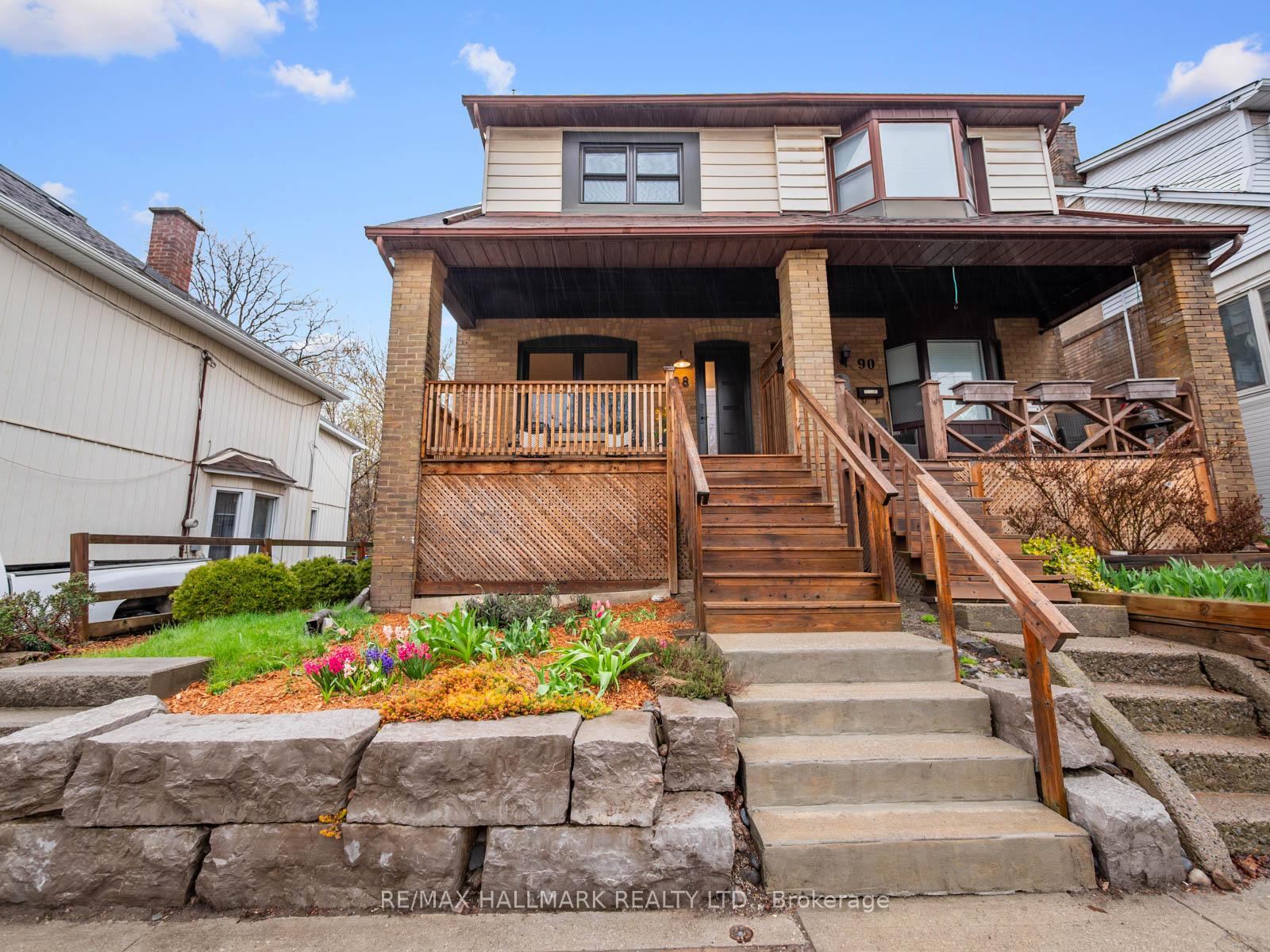 88 Eastwood Road, Toronto E02, ON M4L 2C8