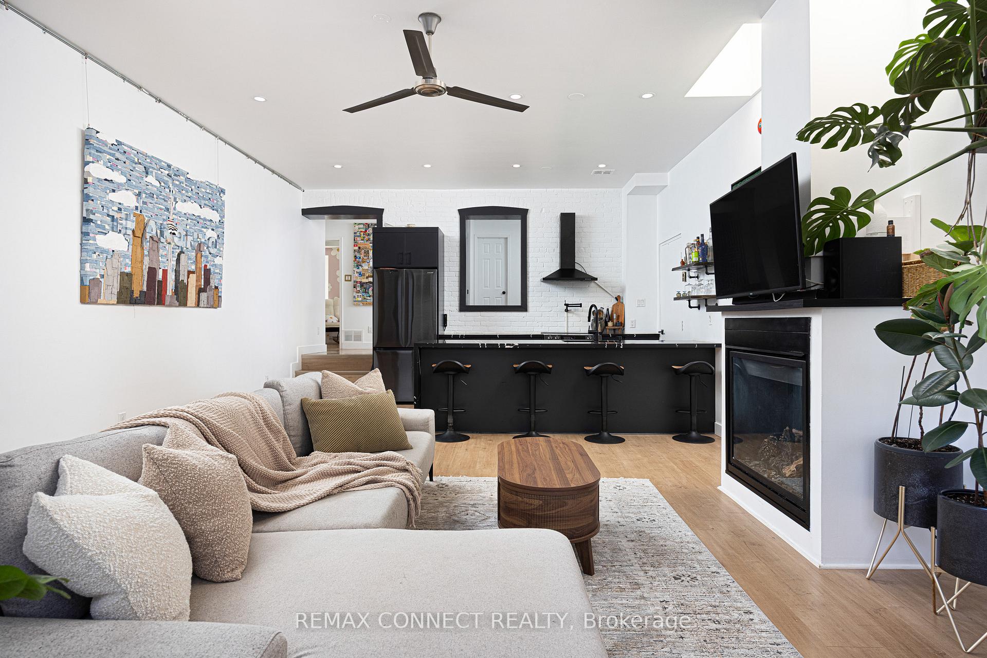 99 Coleman Avenue 106, Toronto E02, ON M4C 1P8