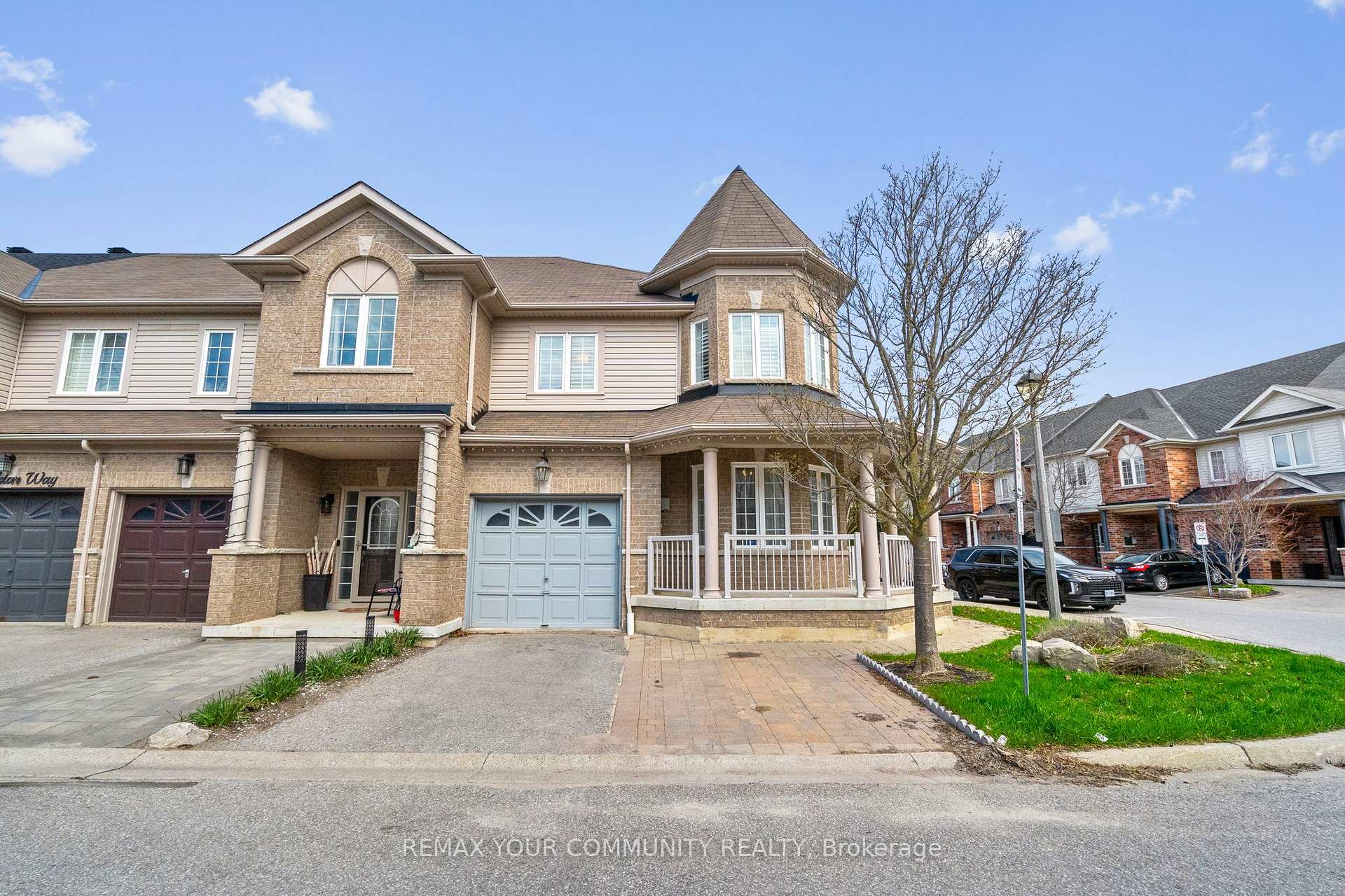 18 Telstar Way, Whitby, ON L1M 0G2