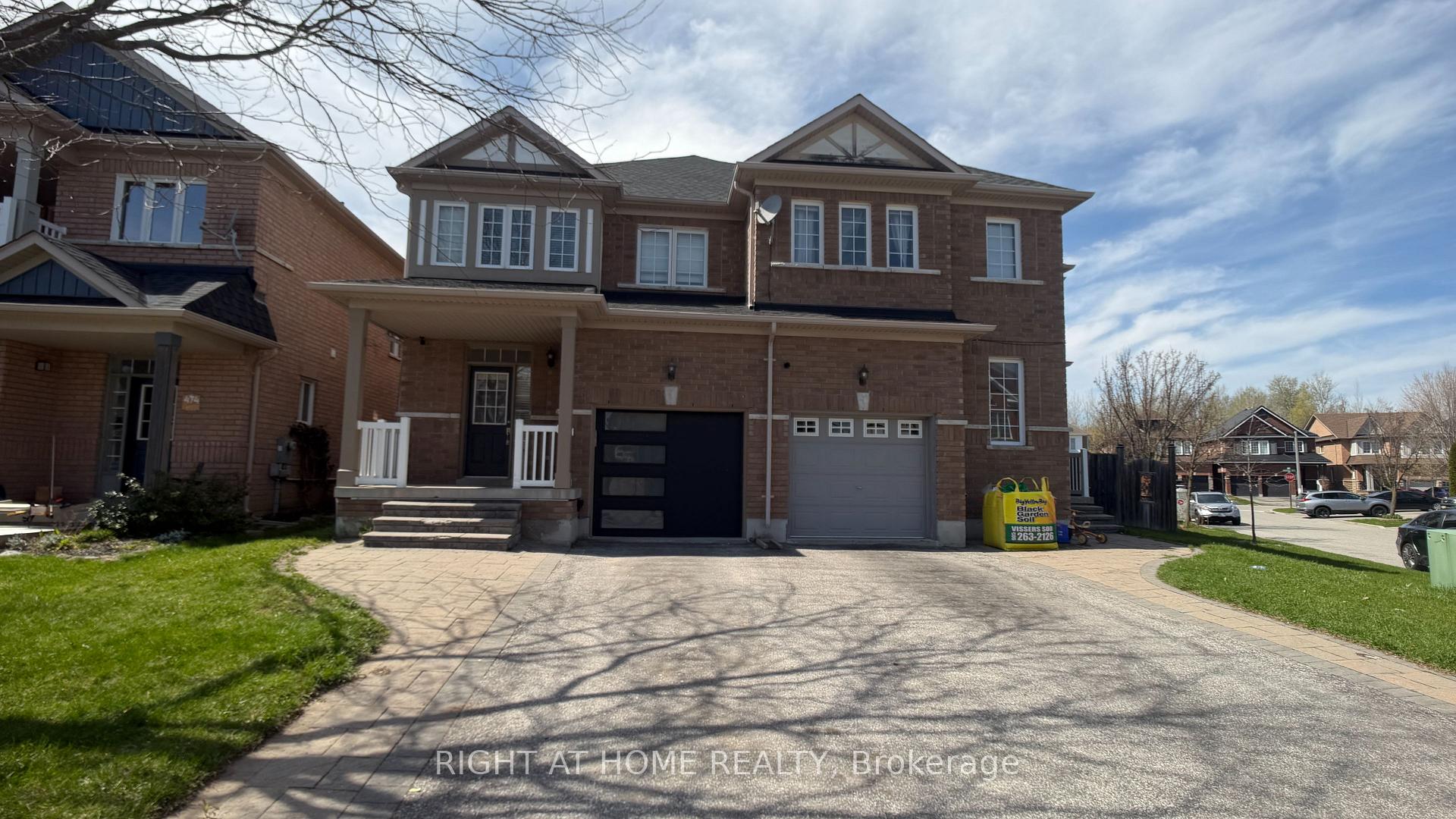 476 Mahogany Court, Pickering, ON L1X 0A2
