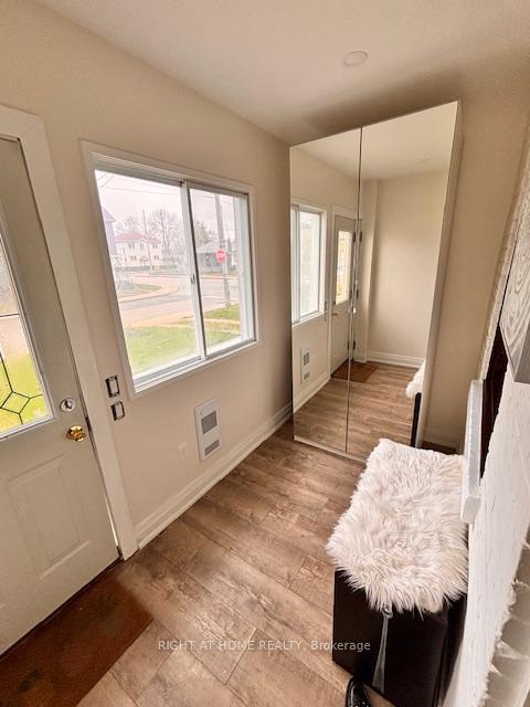 228 Linsmore Crescent, Toronto E03, ON M4J 4L7