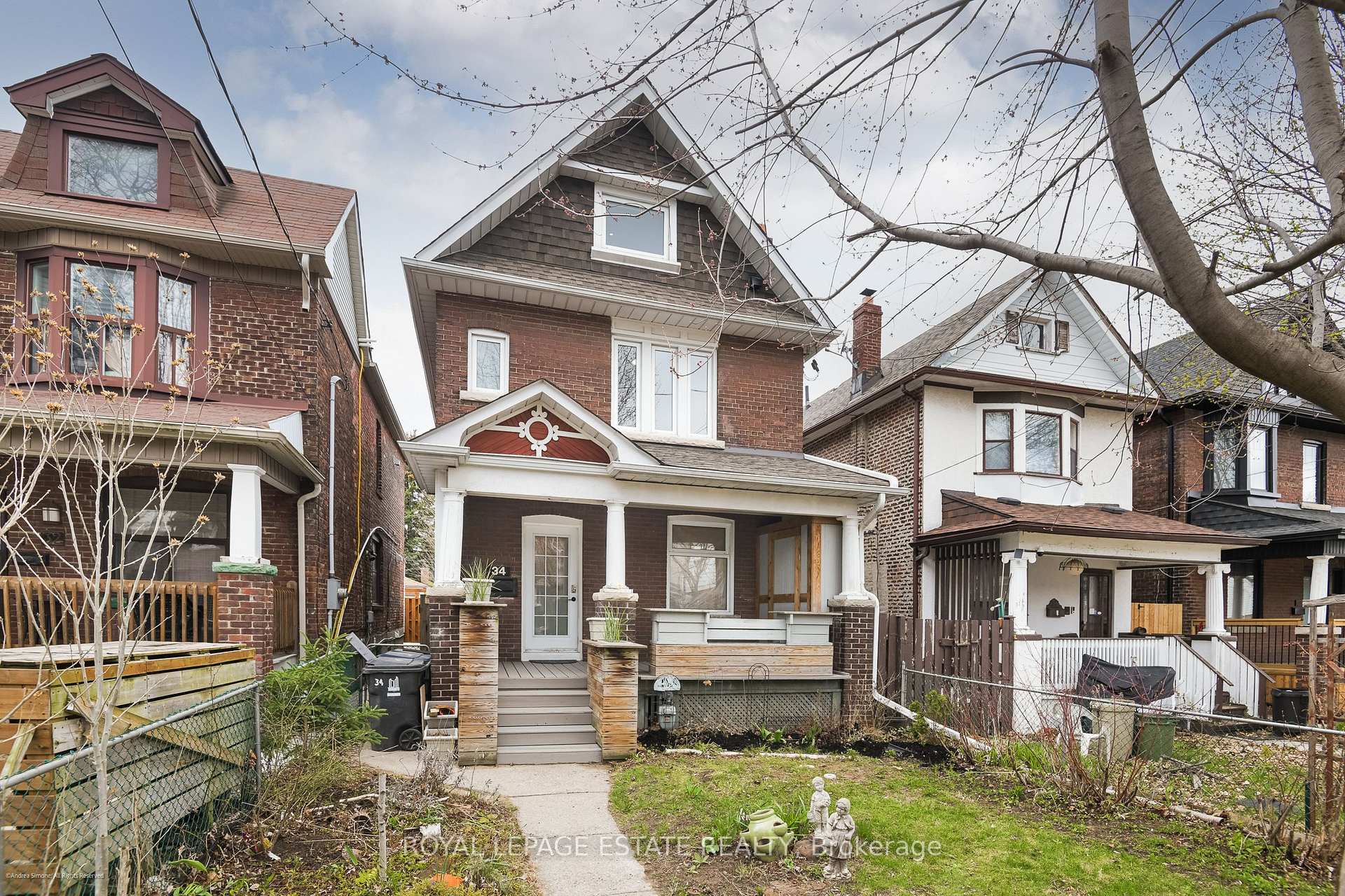 34 Barrington Avenue Upper, Toronto E02, ON M4C 4Y7