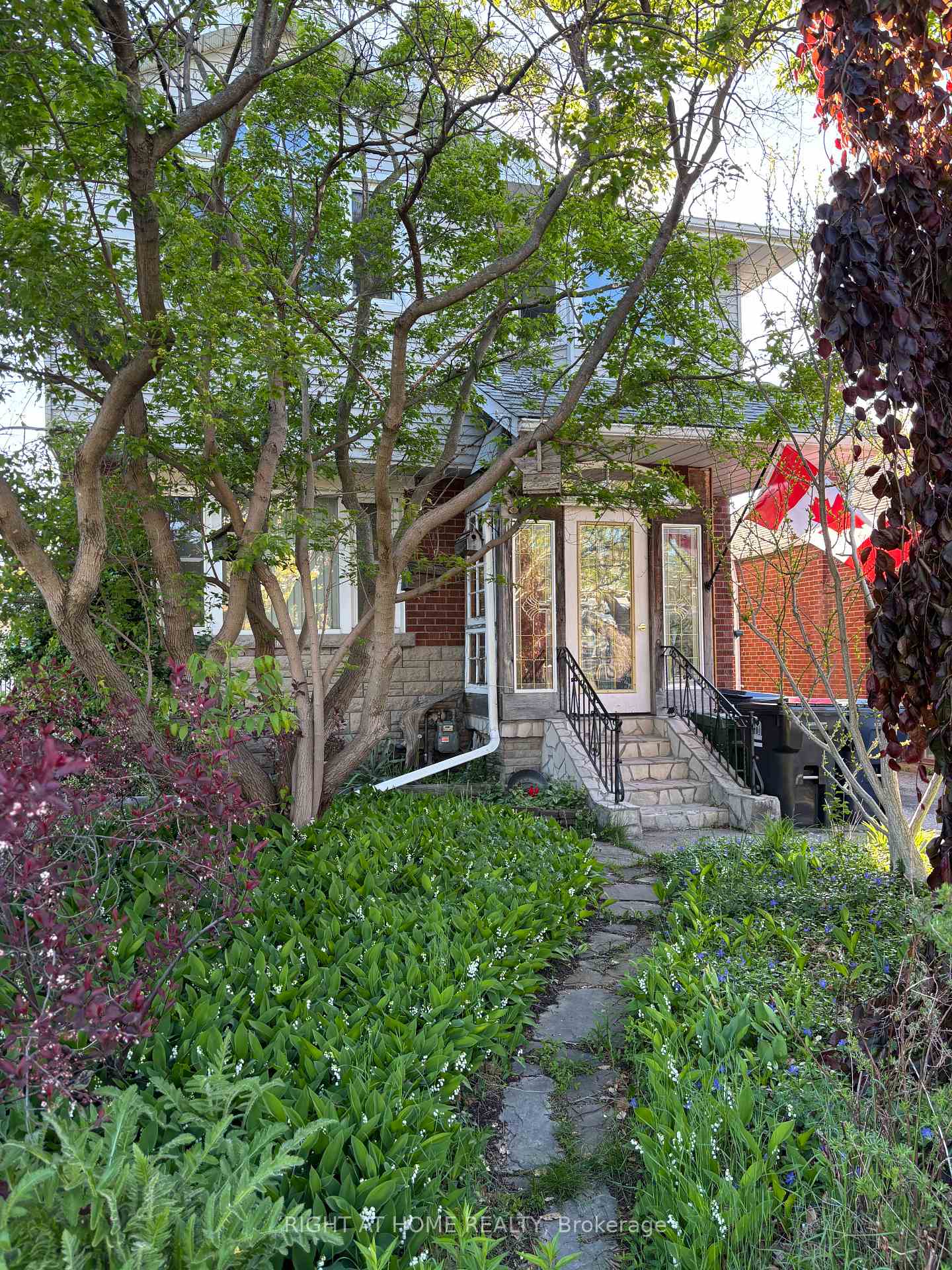 952 Coxwell Avenue Main, Toronto E03, ON M4C 3G3