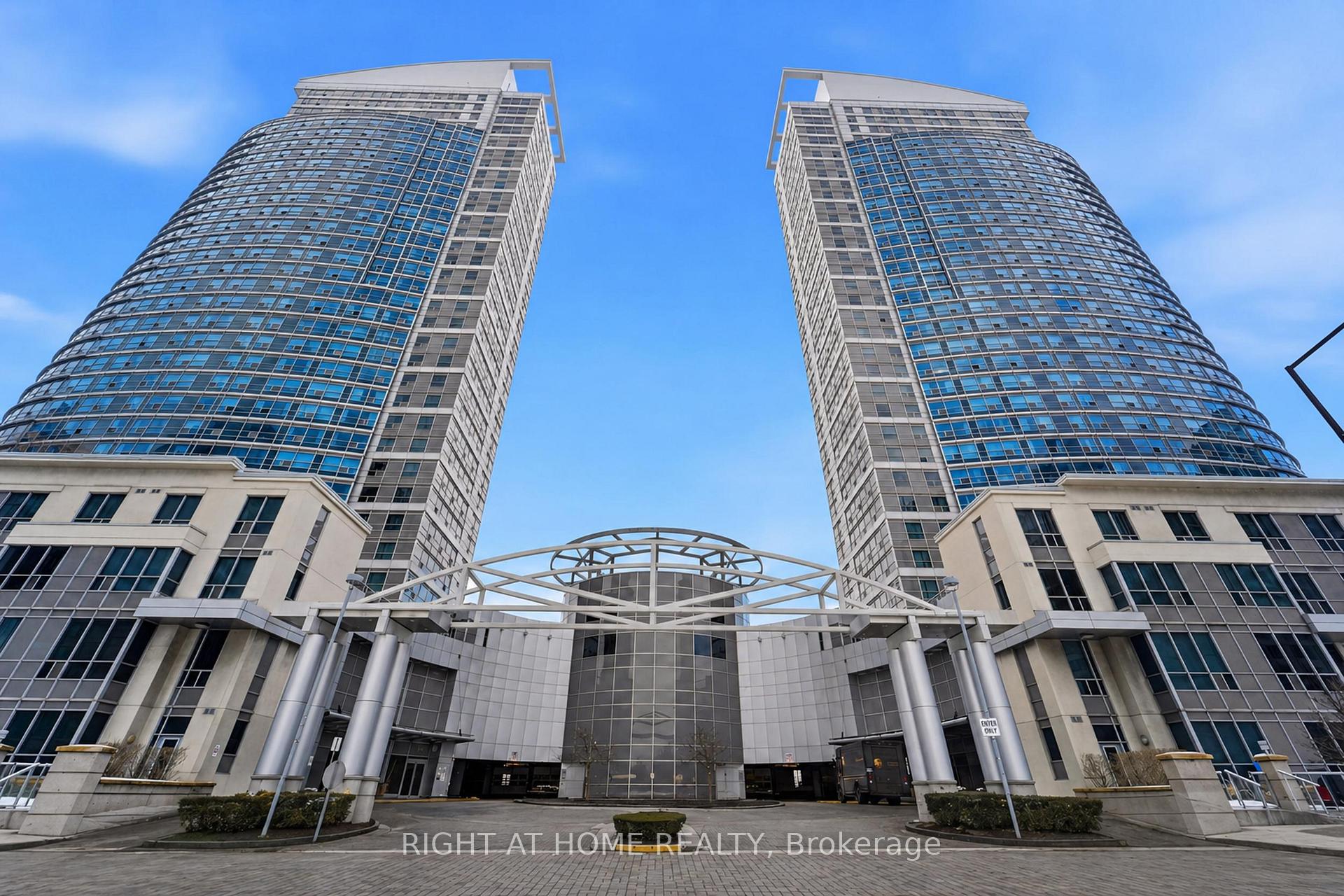 38 Lee Centre Drive 1612, Toronto E09, ON M1H 3J7