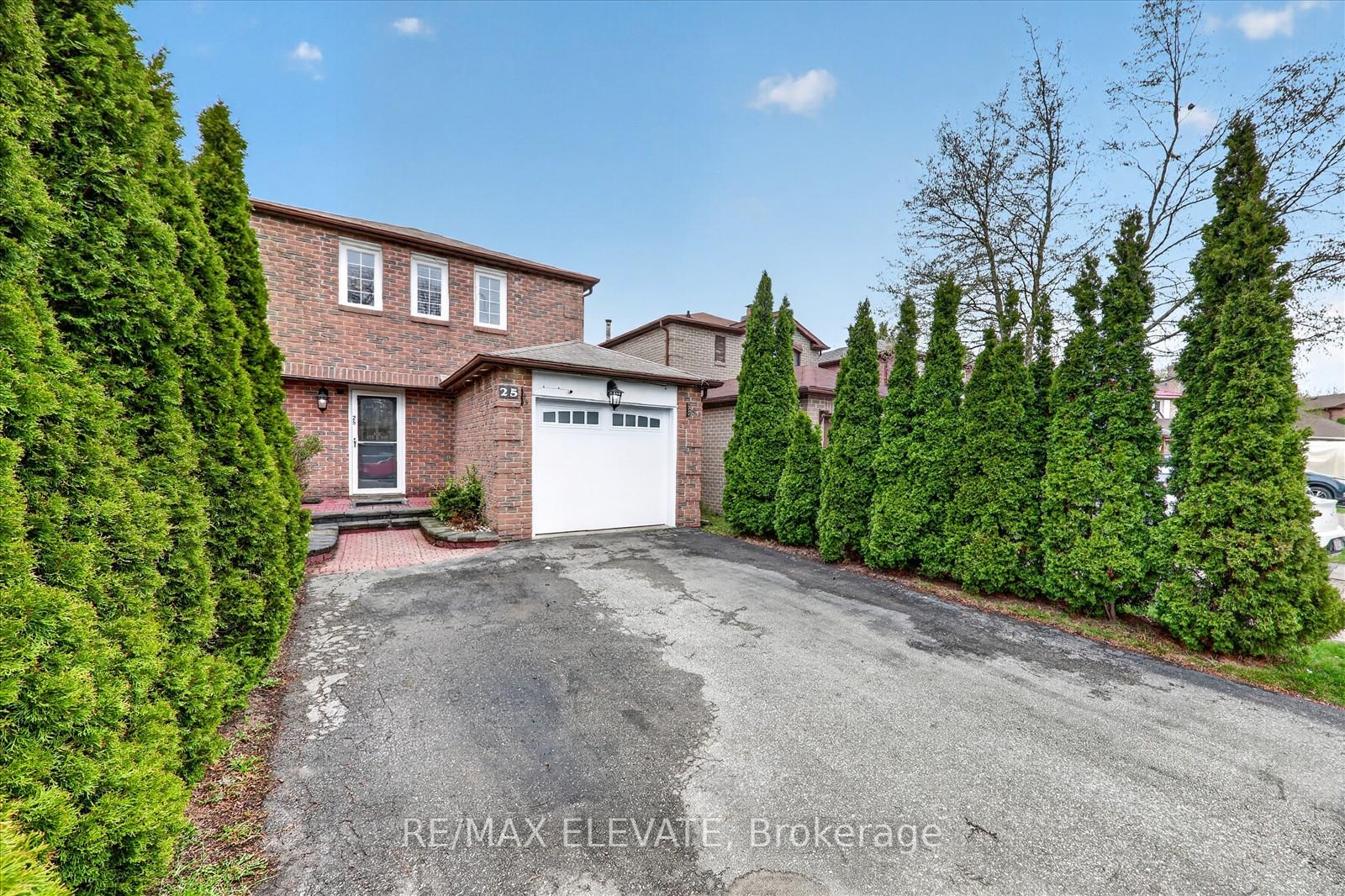 25 Stockbridge Crescent, Ajax — photo 2 of 5