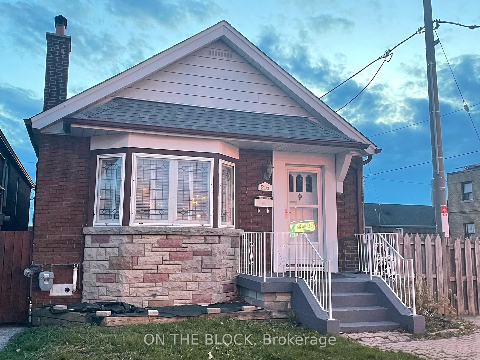 216 Donlands Avenue, Toronto E03, ON M4J 3R1