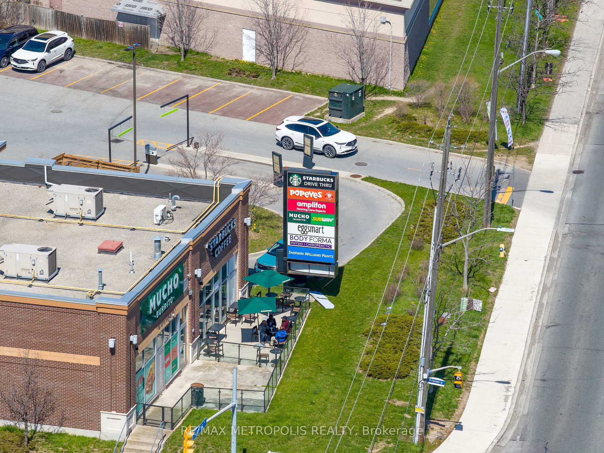 6 Rylander Boulevard, Toronto E11 — photo 3 of 5
