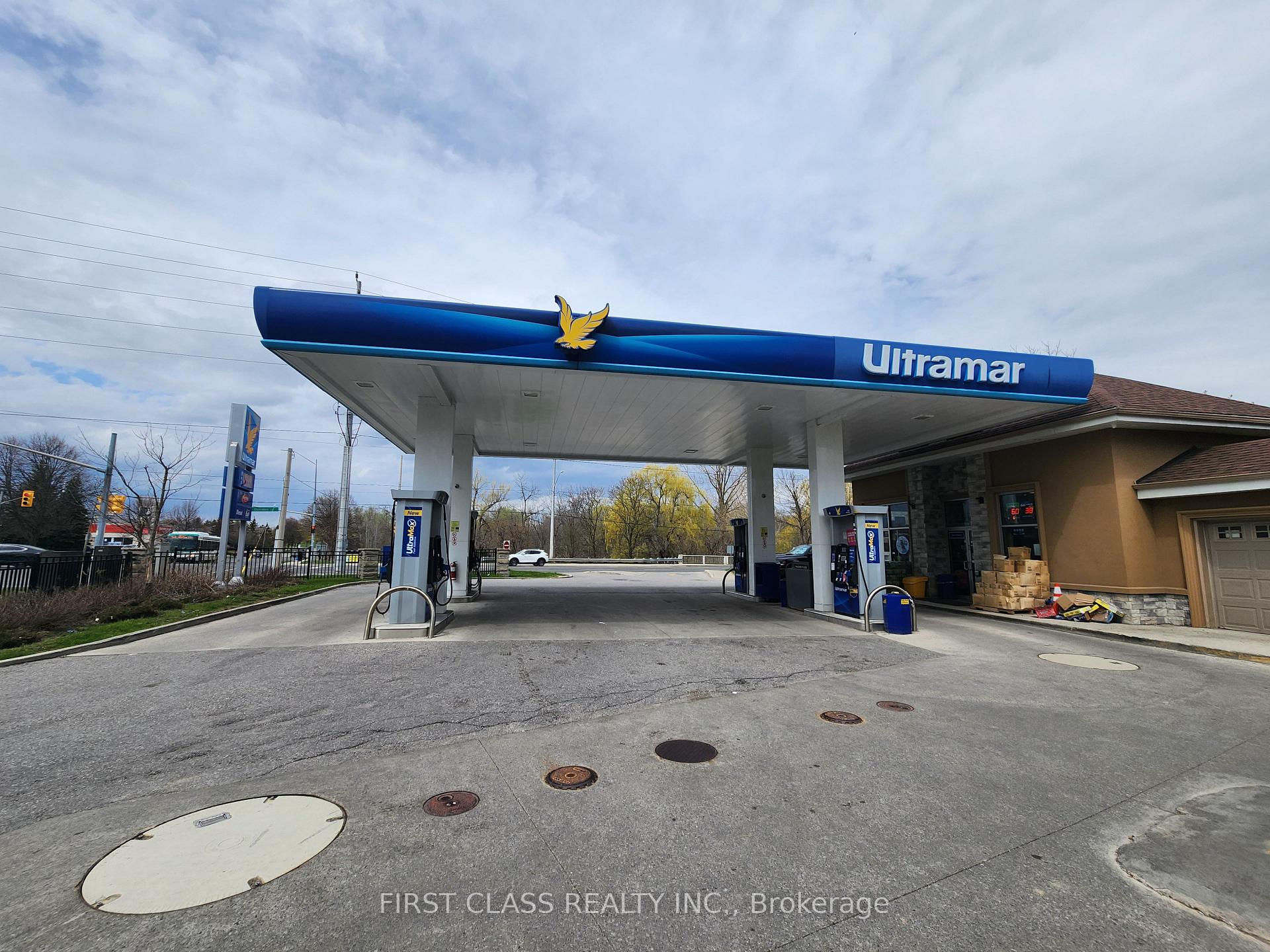 951 Dundas Street W, Whitby, ON L1N 2N8 — Whitby, Ontario