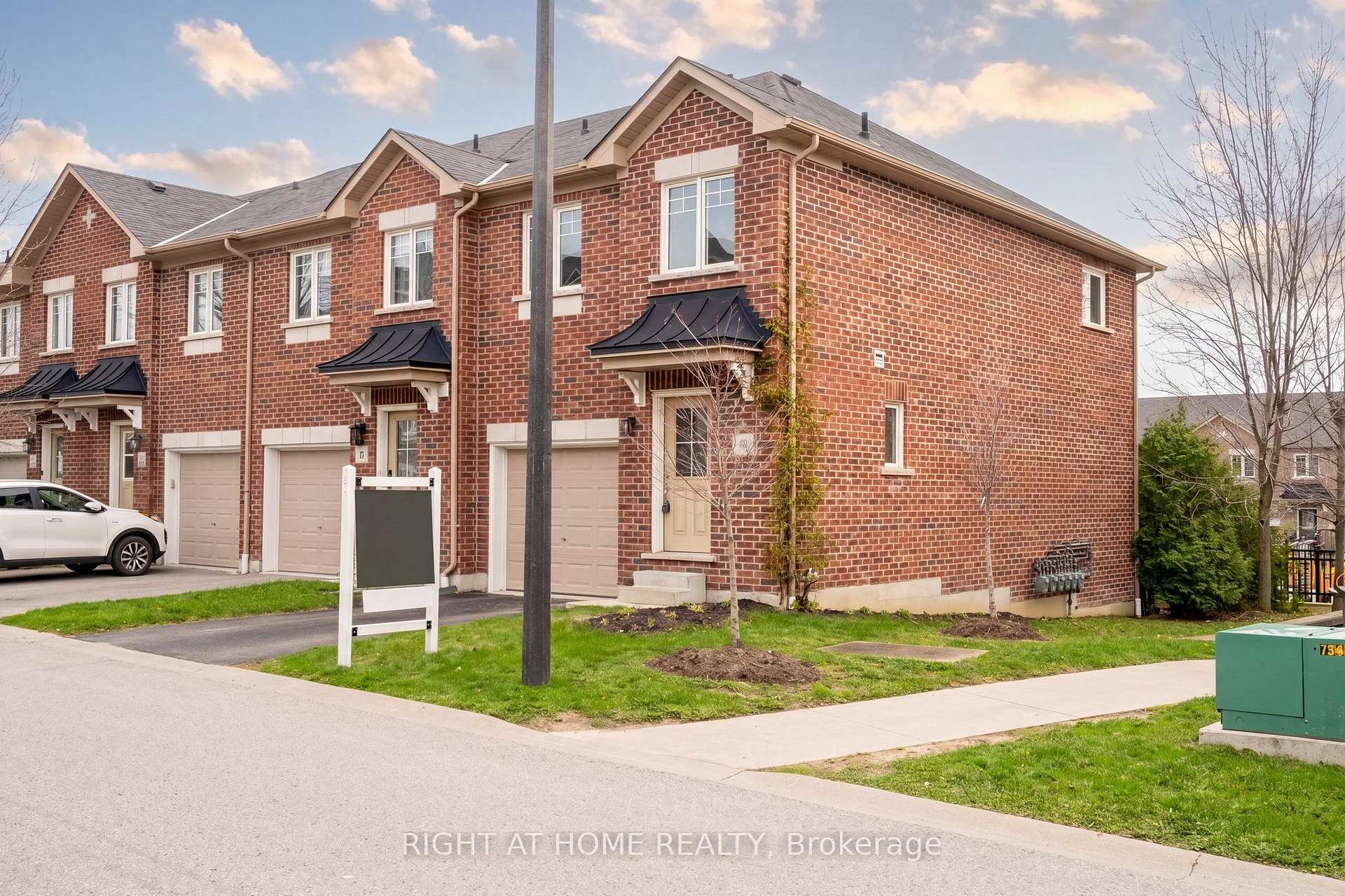 40 Markham Trail, Clarington — photo 2 of 5
