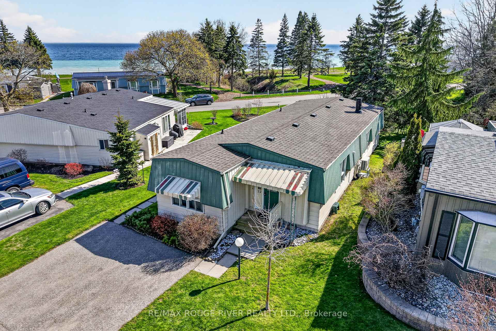22 Eastbank Road, Clarington, ON L1B 1A4