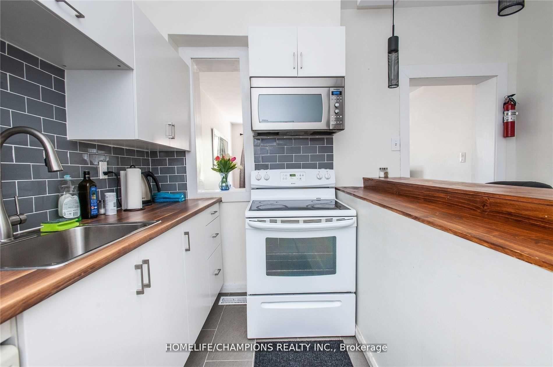 106 Lamb Avenue, Toronto E01 — photo 5 of 5
