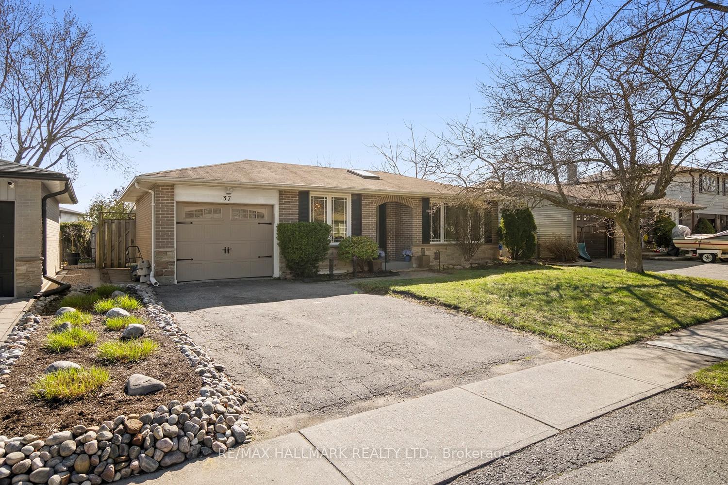 37 Lewin Crescent, Ajax, ON L1S 3A2 — Ajax, Ontario