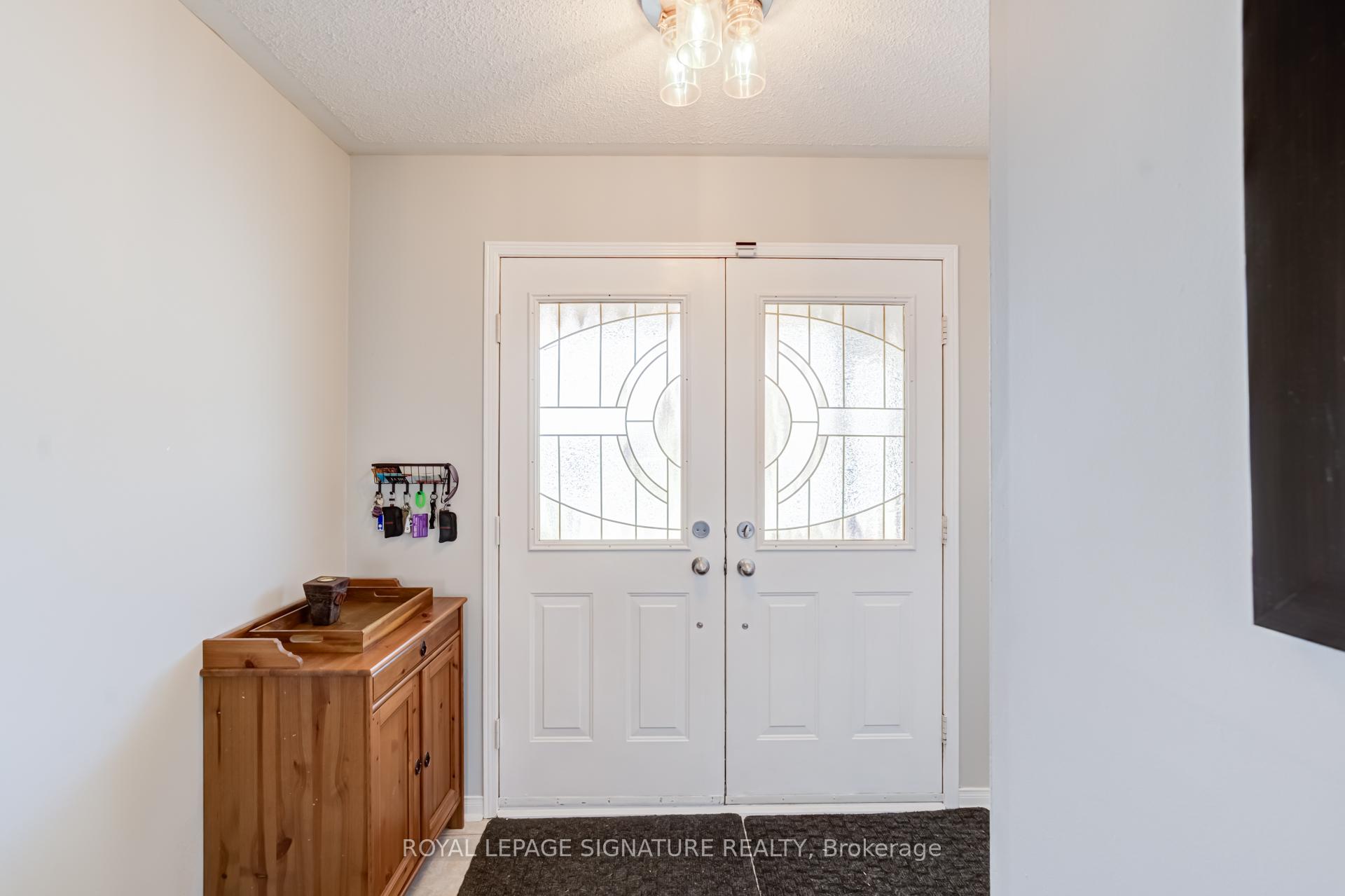25 Beadle Drive, Ajax — photo 3 of 5