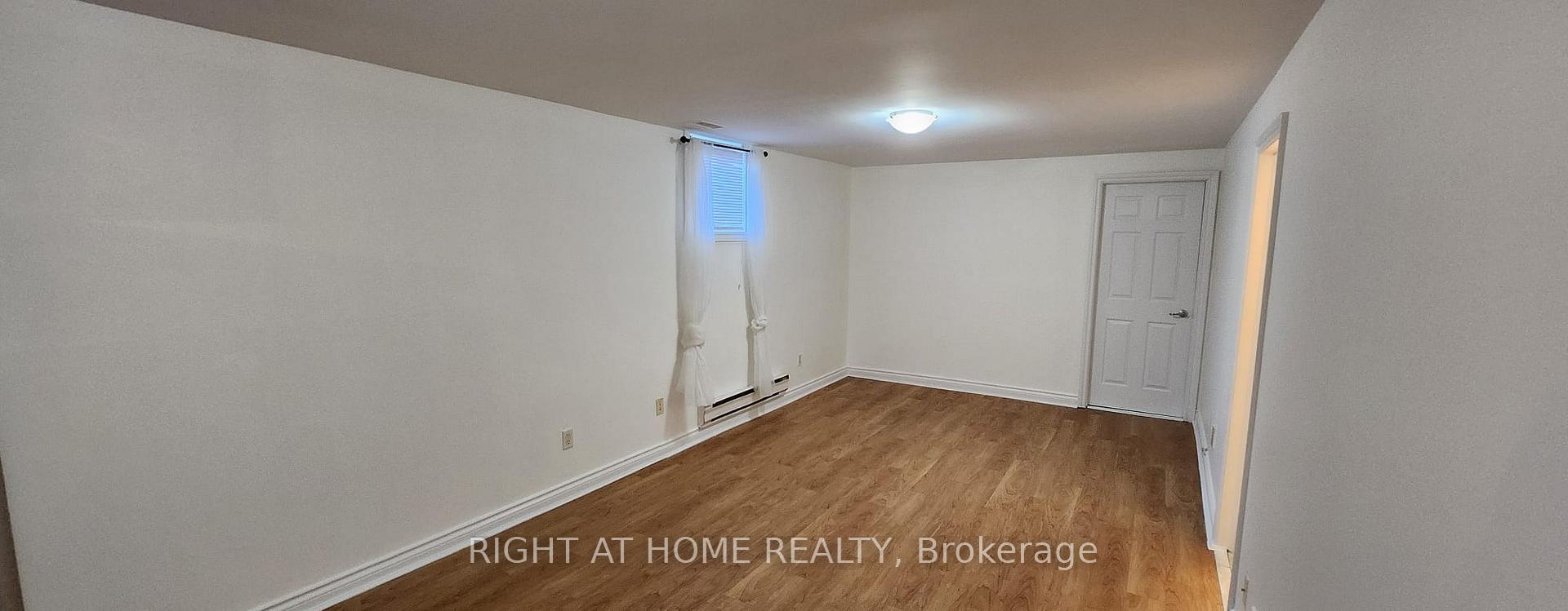 990 Midland Avenue 1, Toronto E08 — photo 2 of 5