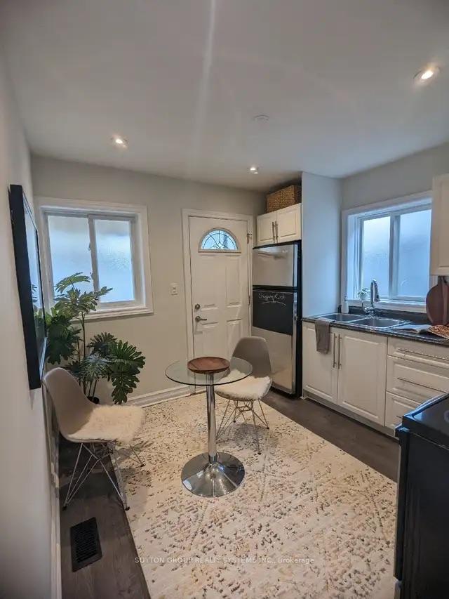 465 Ashdale Avenue 2, Toronto E01 — photo 4 of 5