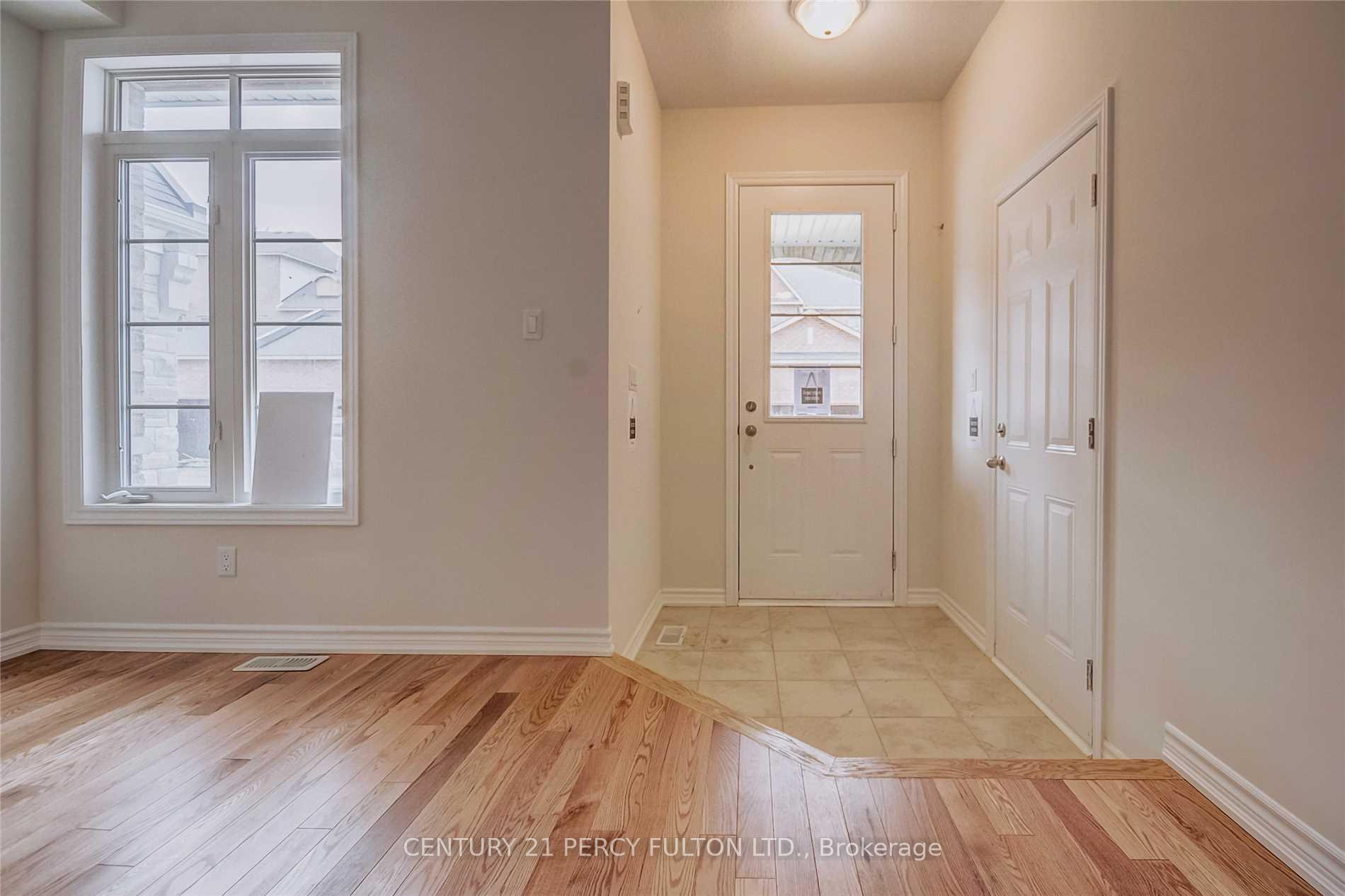 108 Workmen's Circle, Ajax — photo 2 of 5