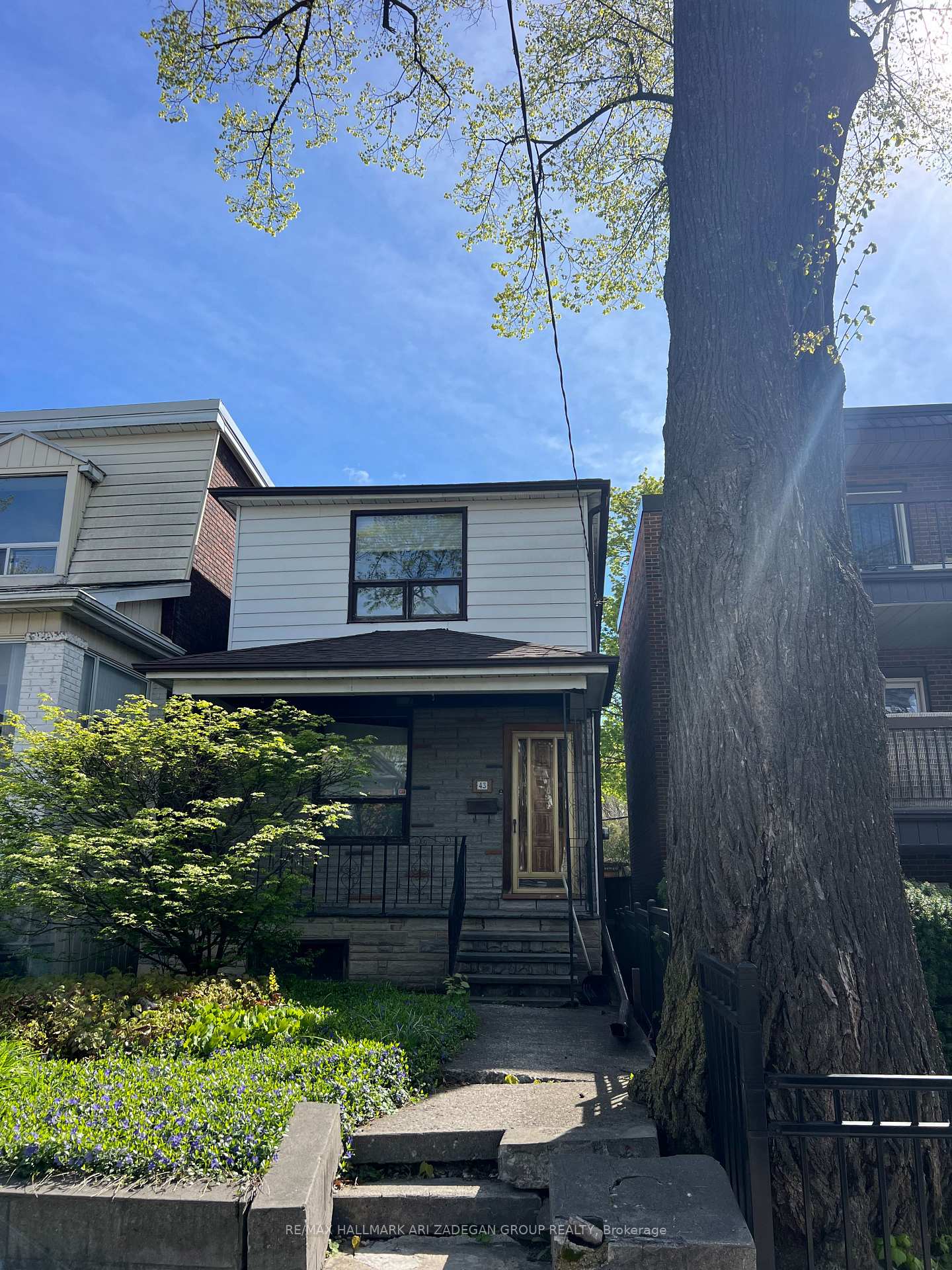 43 Eaton Avenue, Toronto E03, ON M4J 2Z4