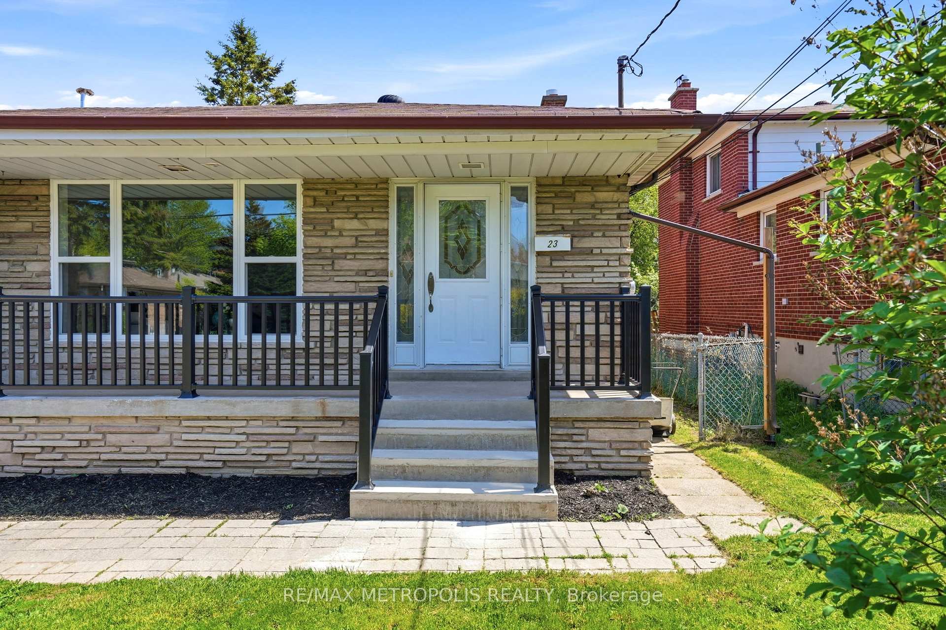 23 Lochleven Drive, Toronto E08 — photo 2 of 5