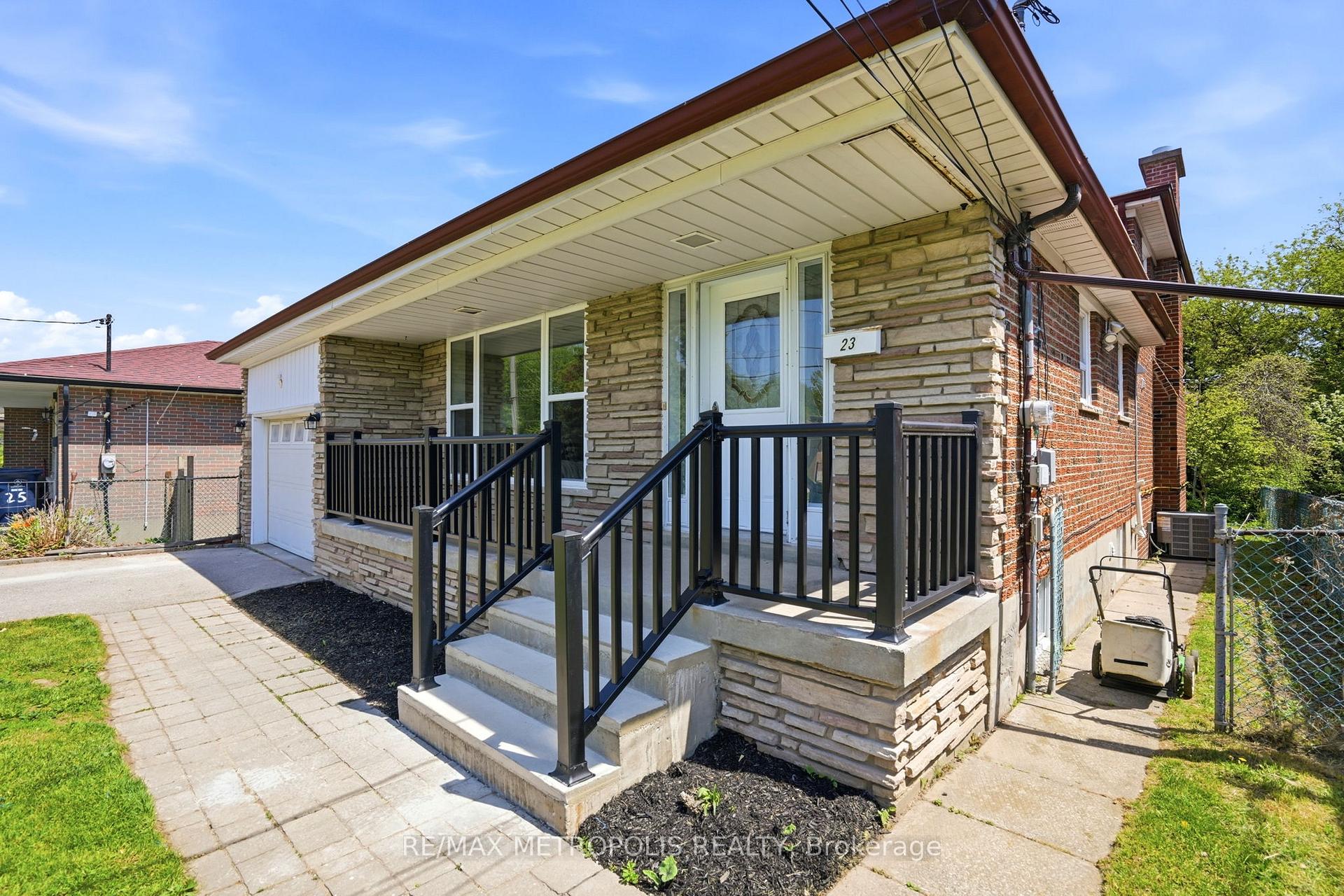 23 Lochleven Drive, Toronto E08 — photo 3 of 5