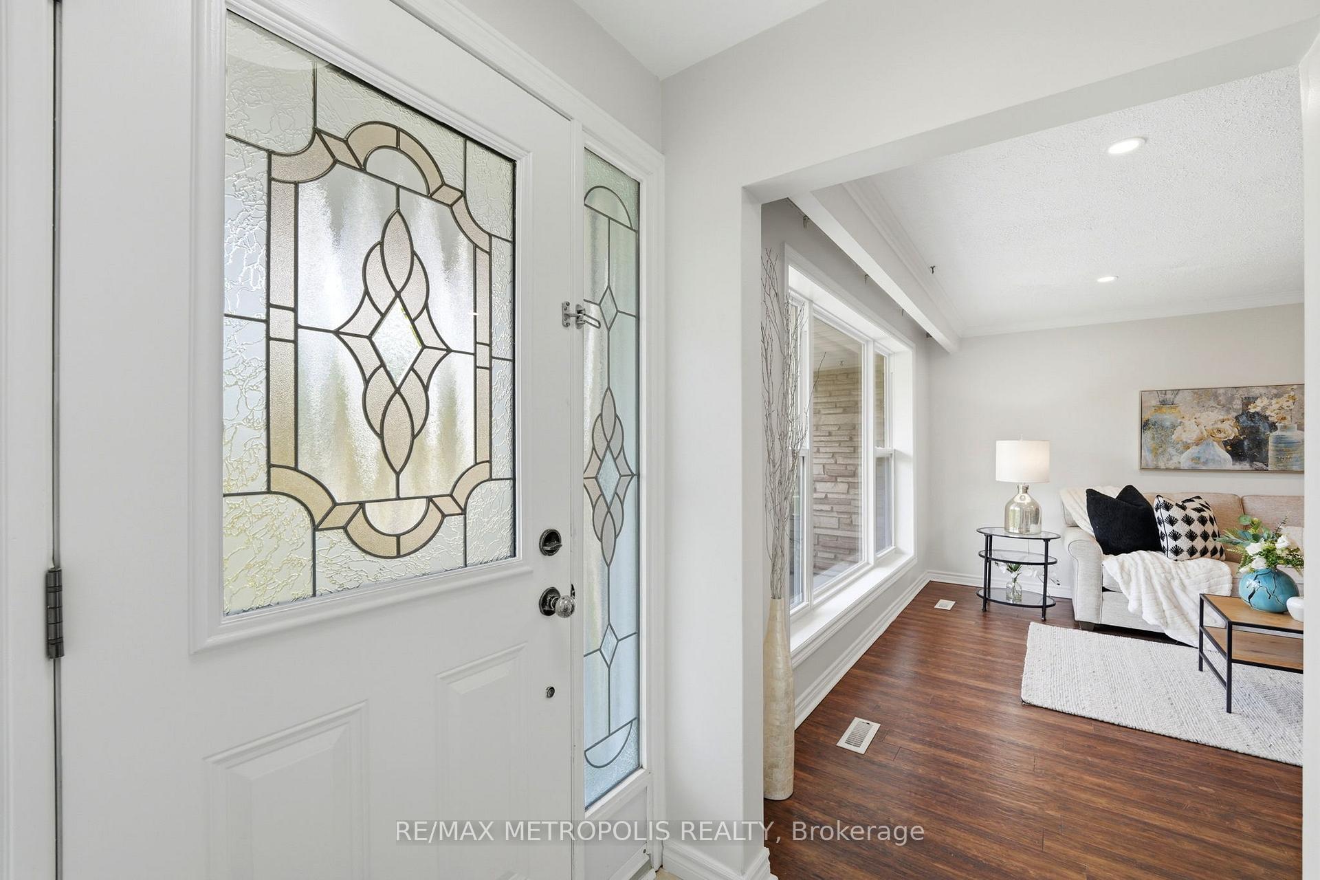 23 Lochleven Drive, Toronto E08 — photo 4 of 5