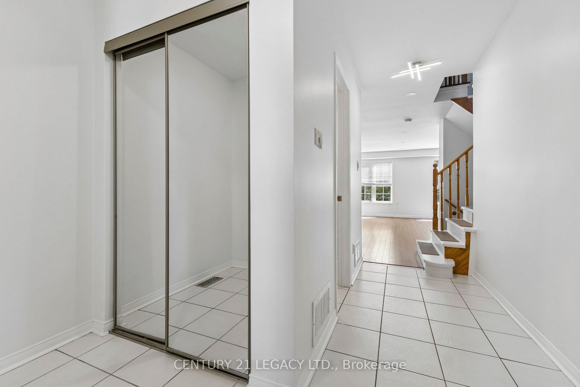 29 Woolf Crescent, Ajax — photo 4 of 5
