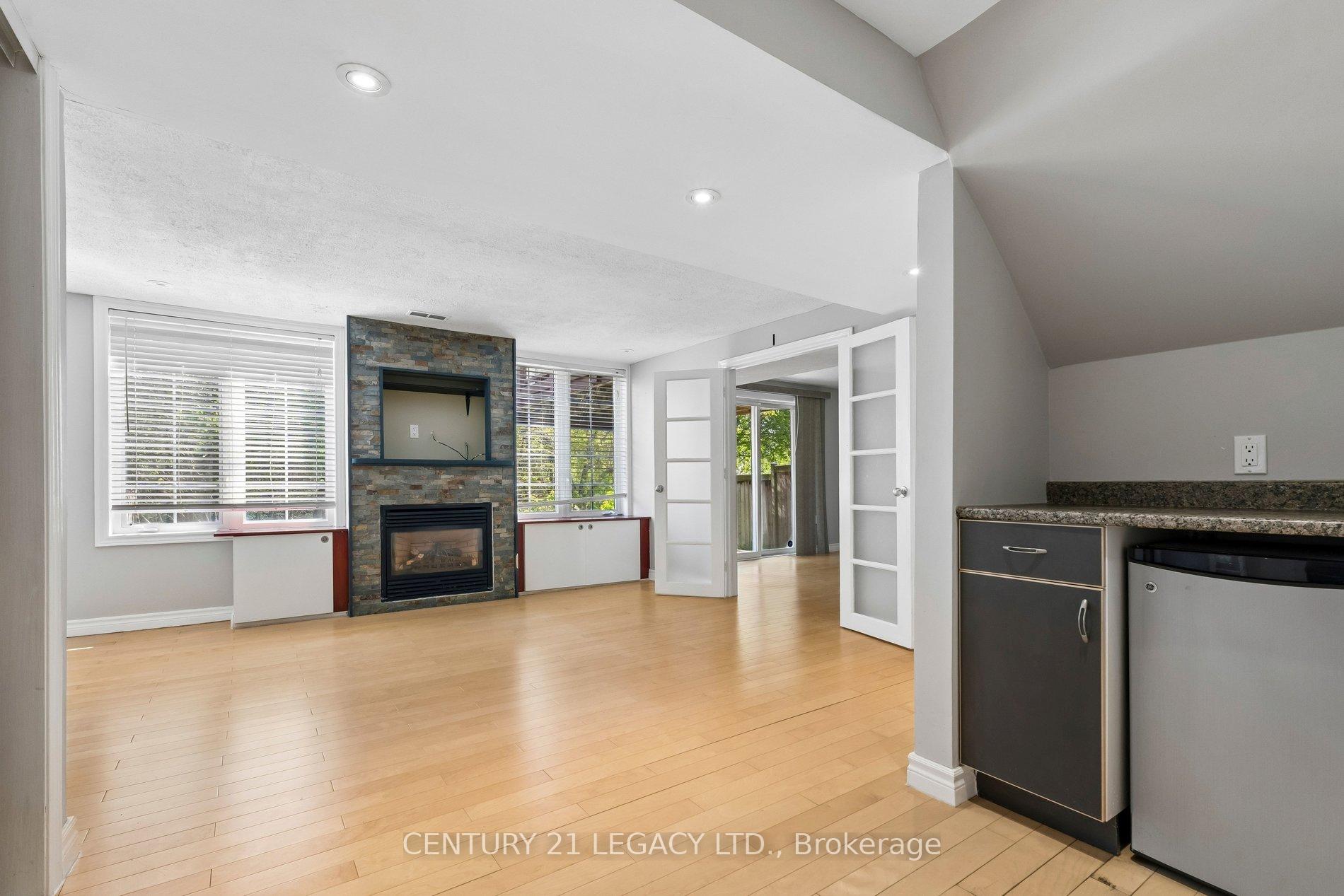 29 Woolf Crescent, Ajax — photo 5 of 5