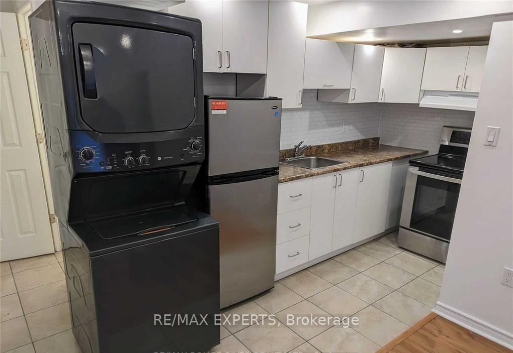 37 Trawley Crescent BSMT, Ajax — photo 2 of 5